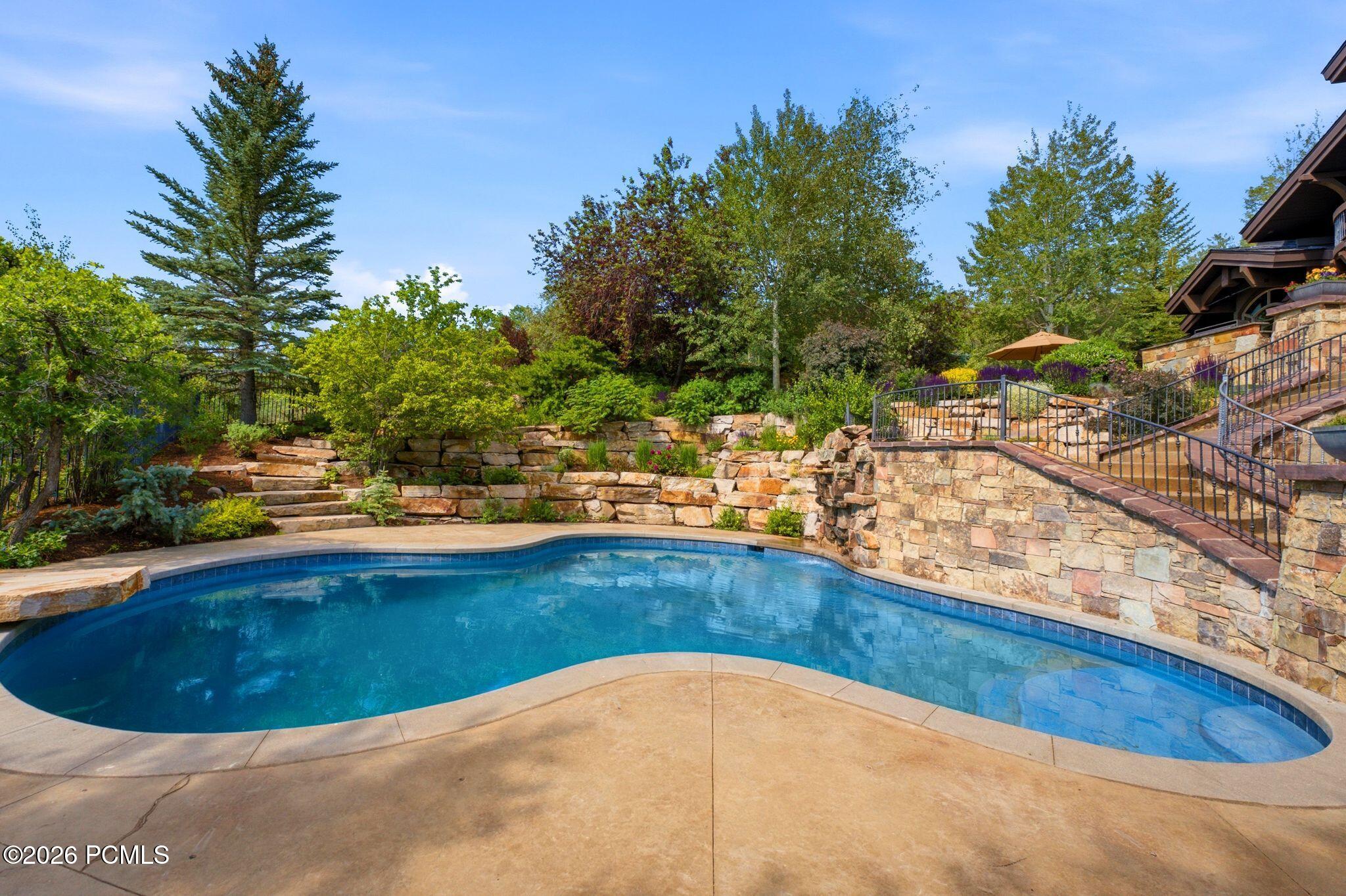 35 Sandstone Cove