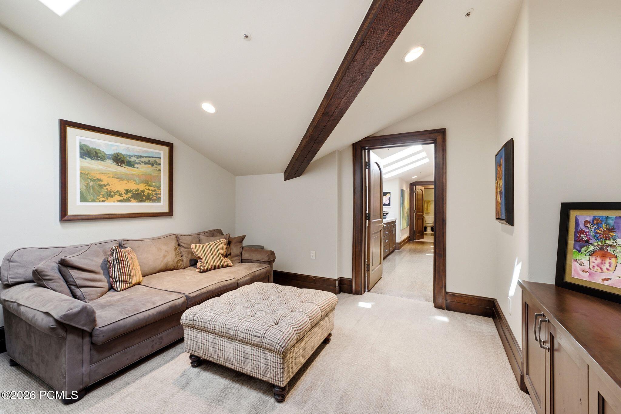 35 Sandstone Cove