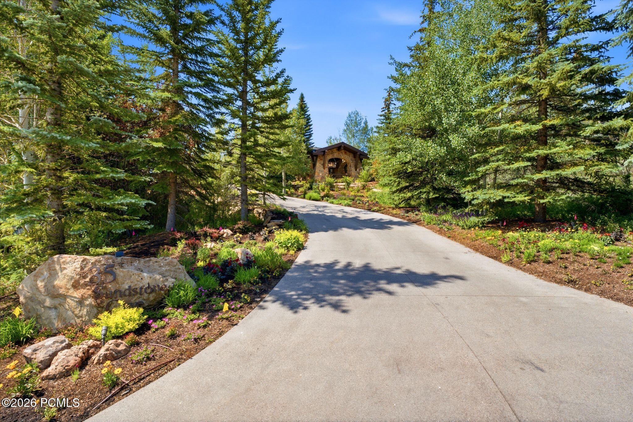35 Sandstone Cove