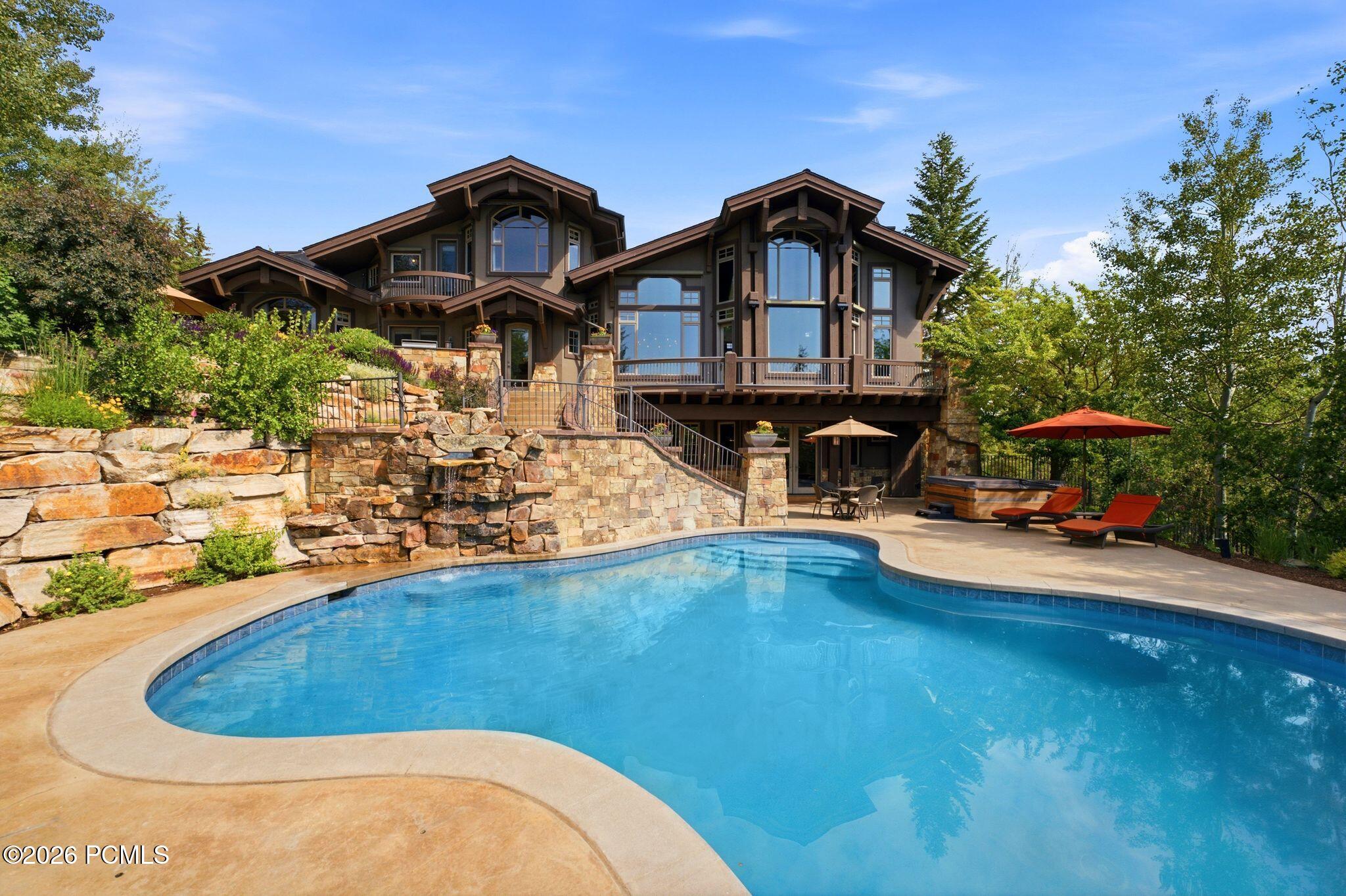 35 Sandstone Cove