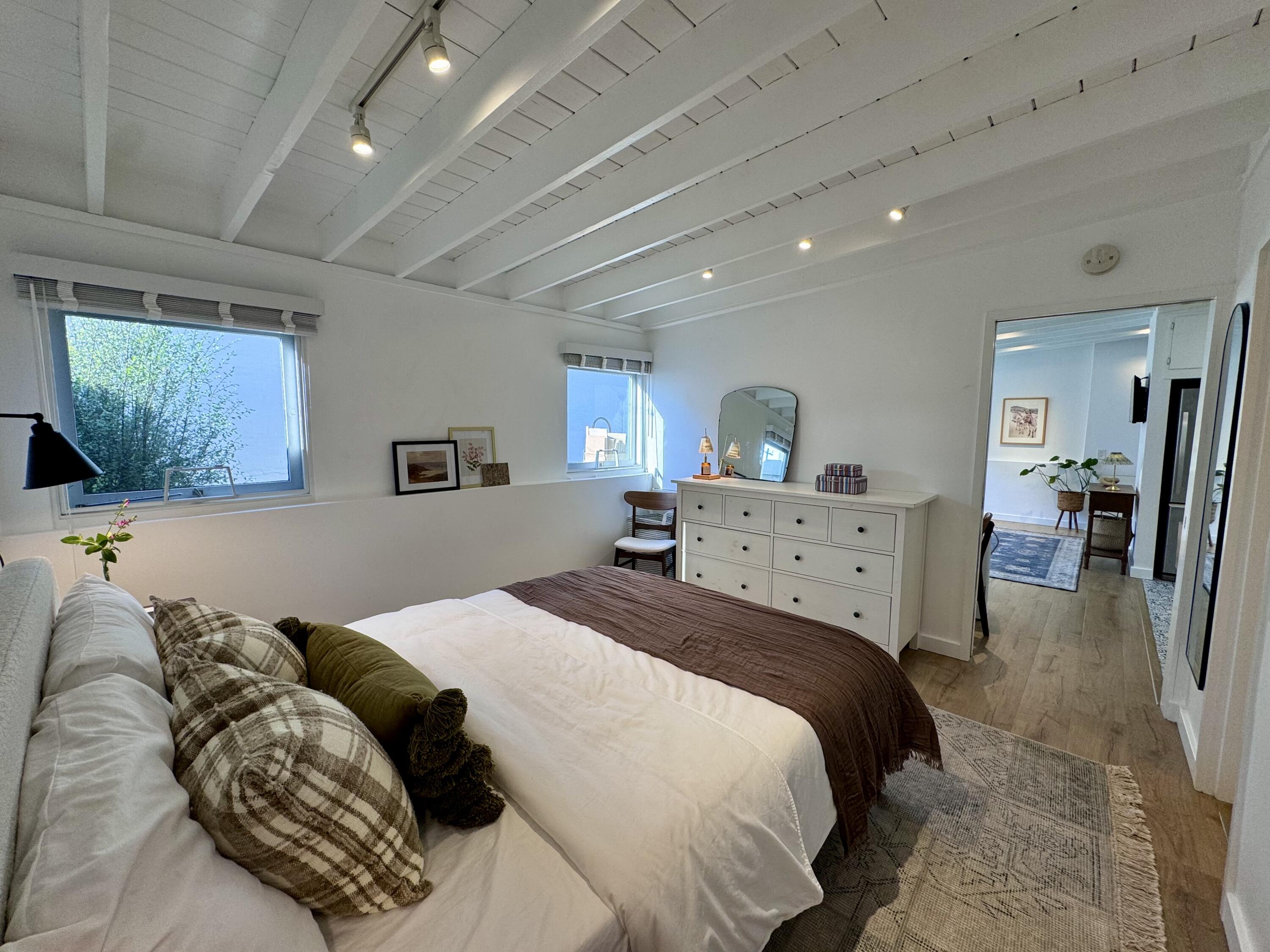 000 W Valerio Street