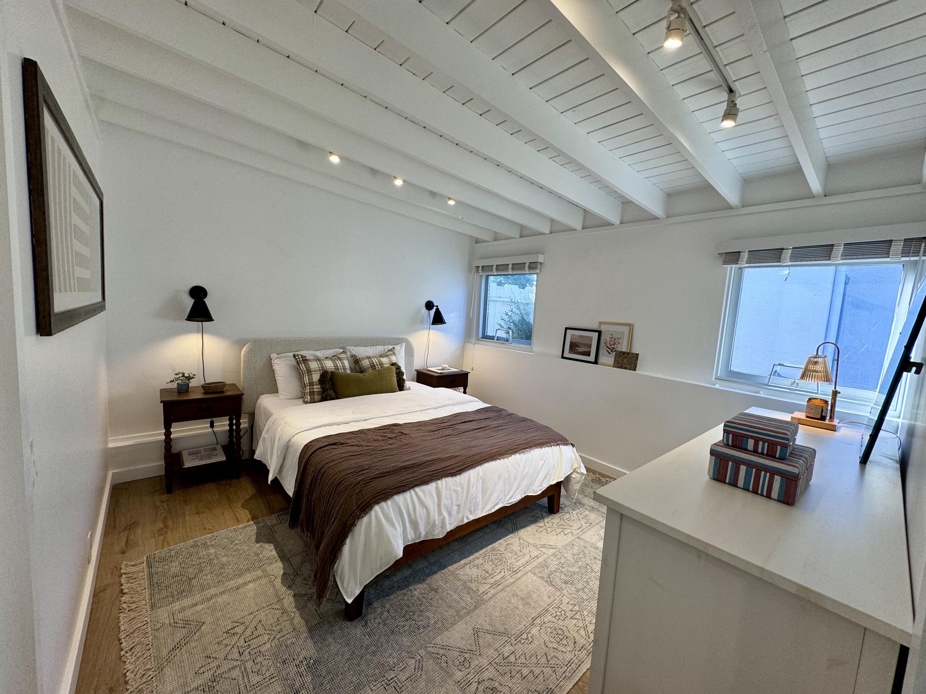 000 W Valerio Street