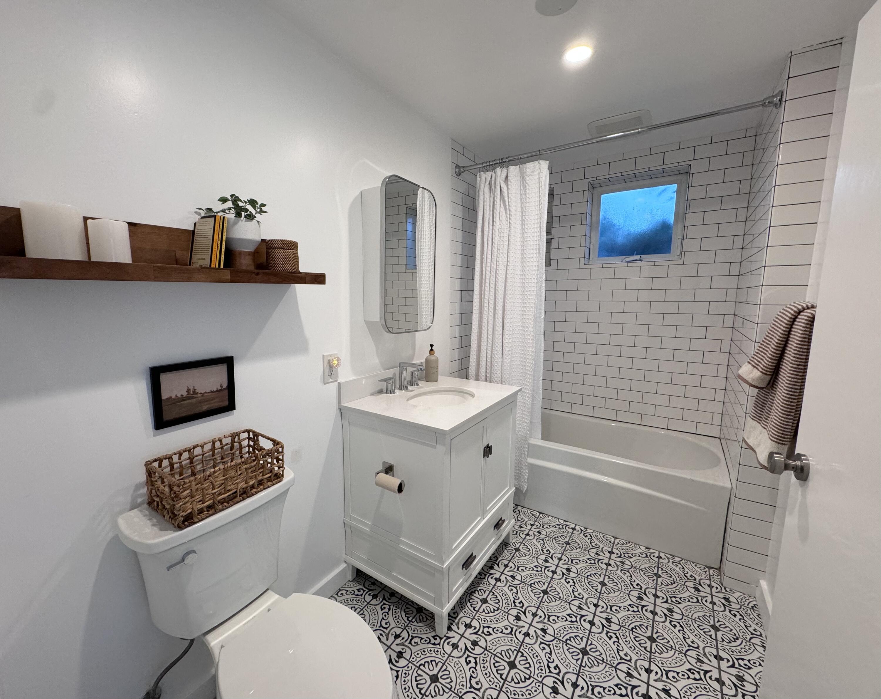 000 W Valerio Street