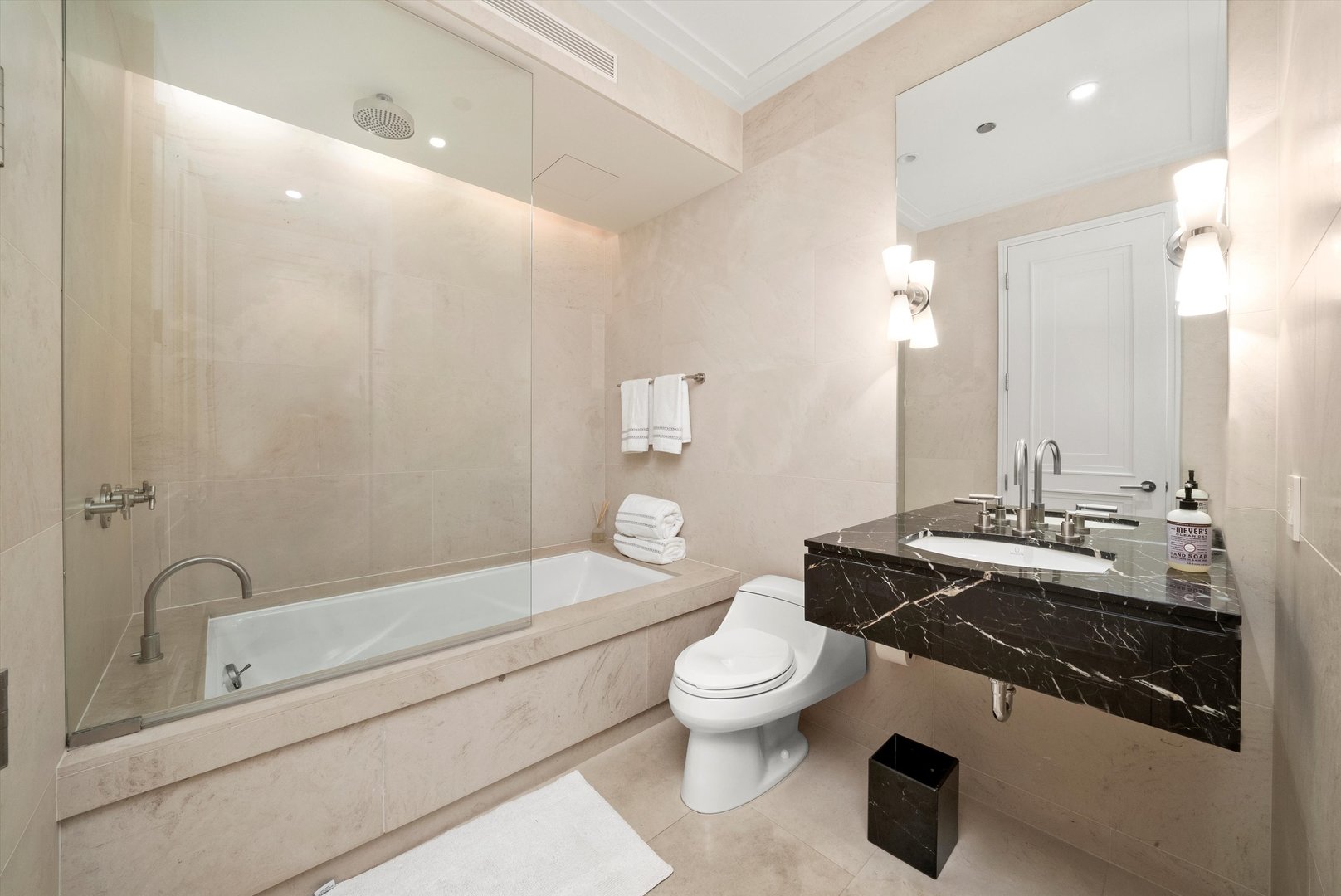 159 E Walton Place Unit: 11E