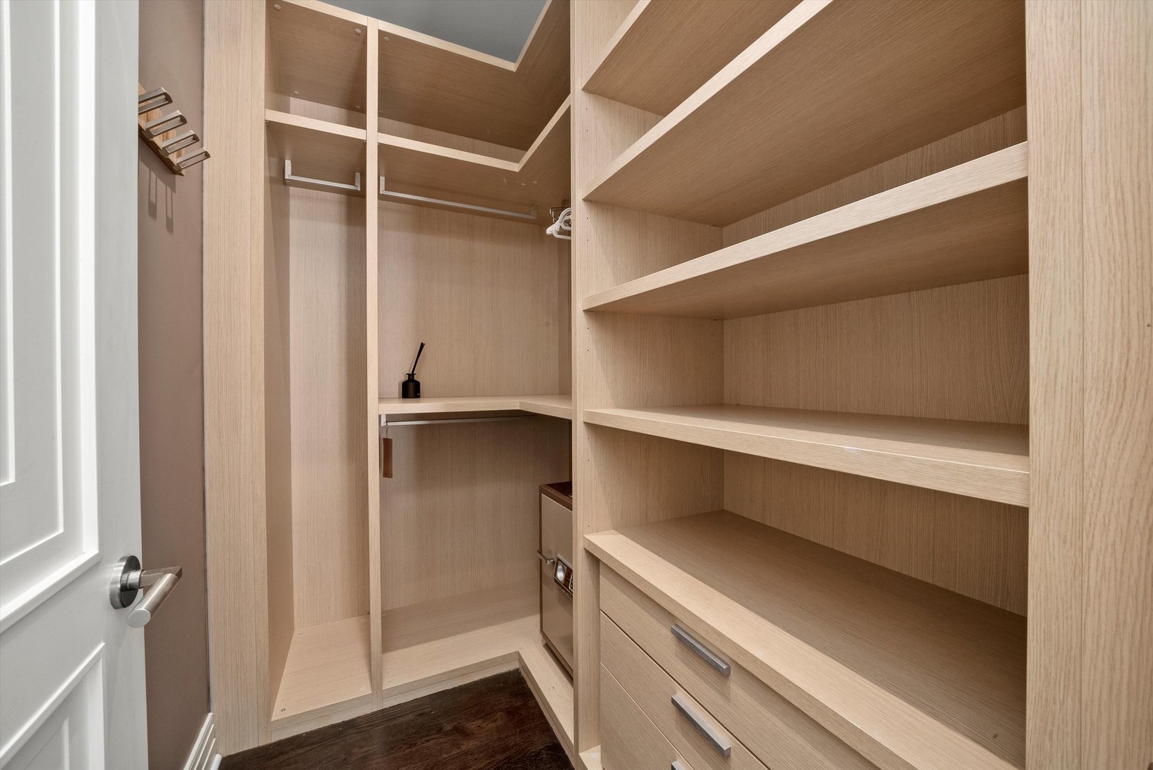 159 E Walton Place Unit: 11E