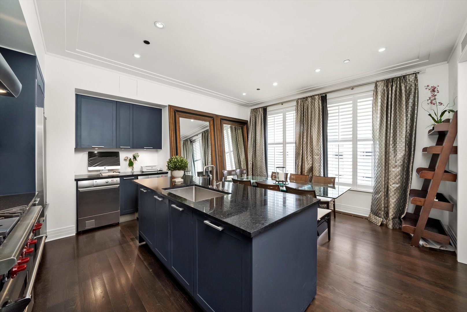159 E Walton Place Unit: 11E