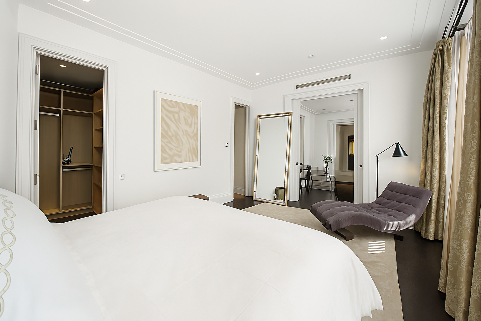 159 E Walton Place Unit: 11E