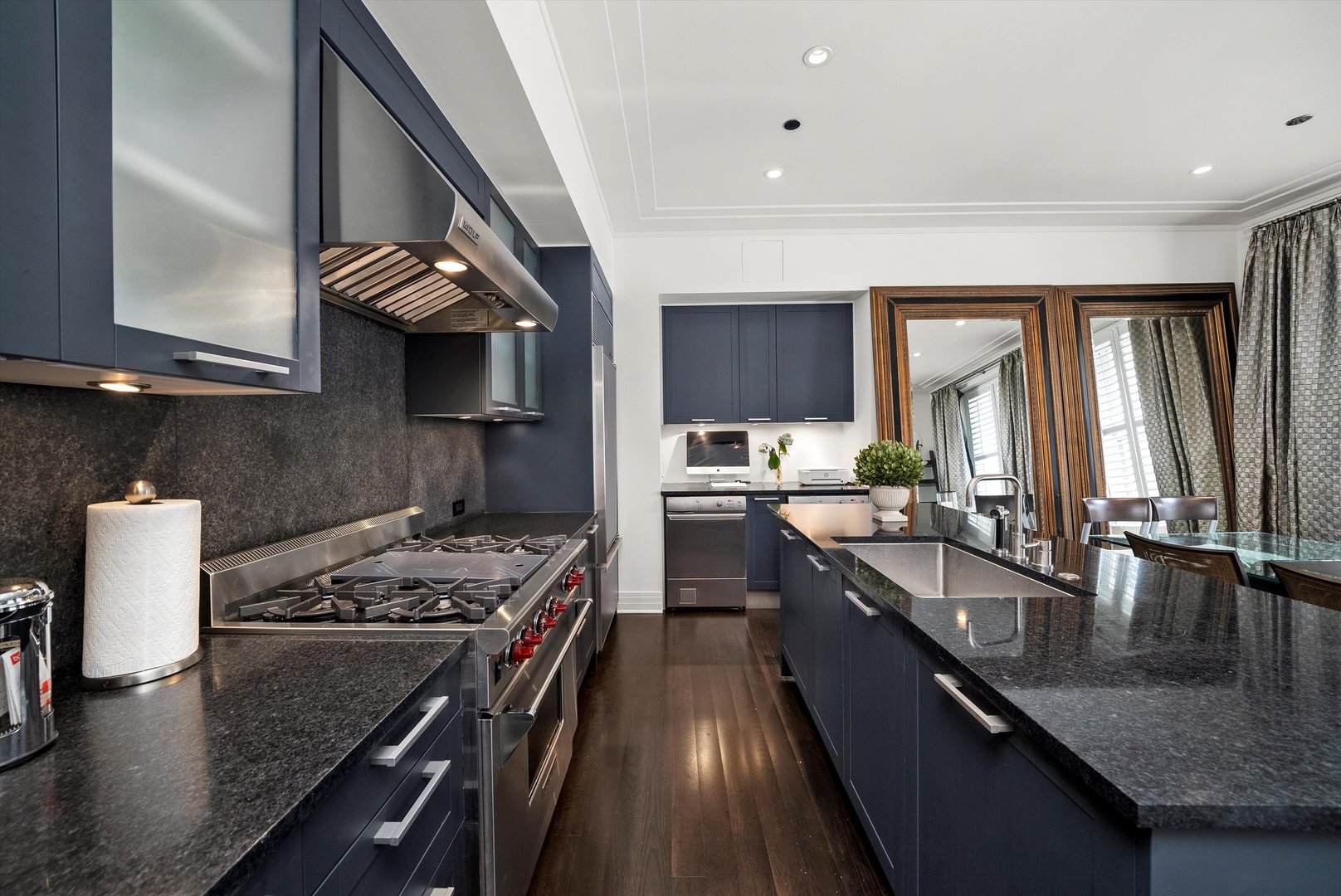 159 E Walton Place Unit: 11E