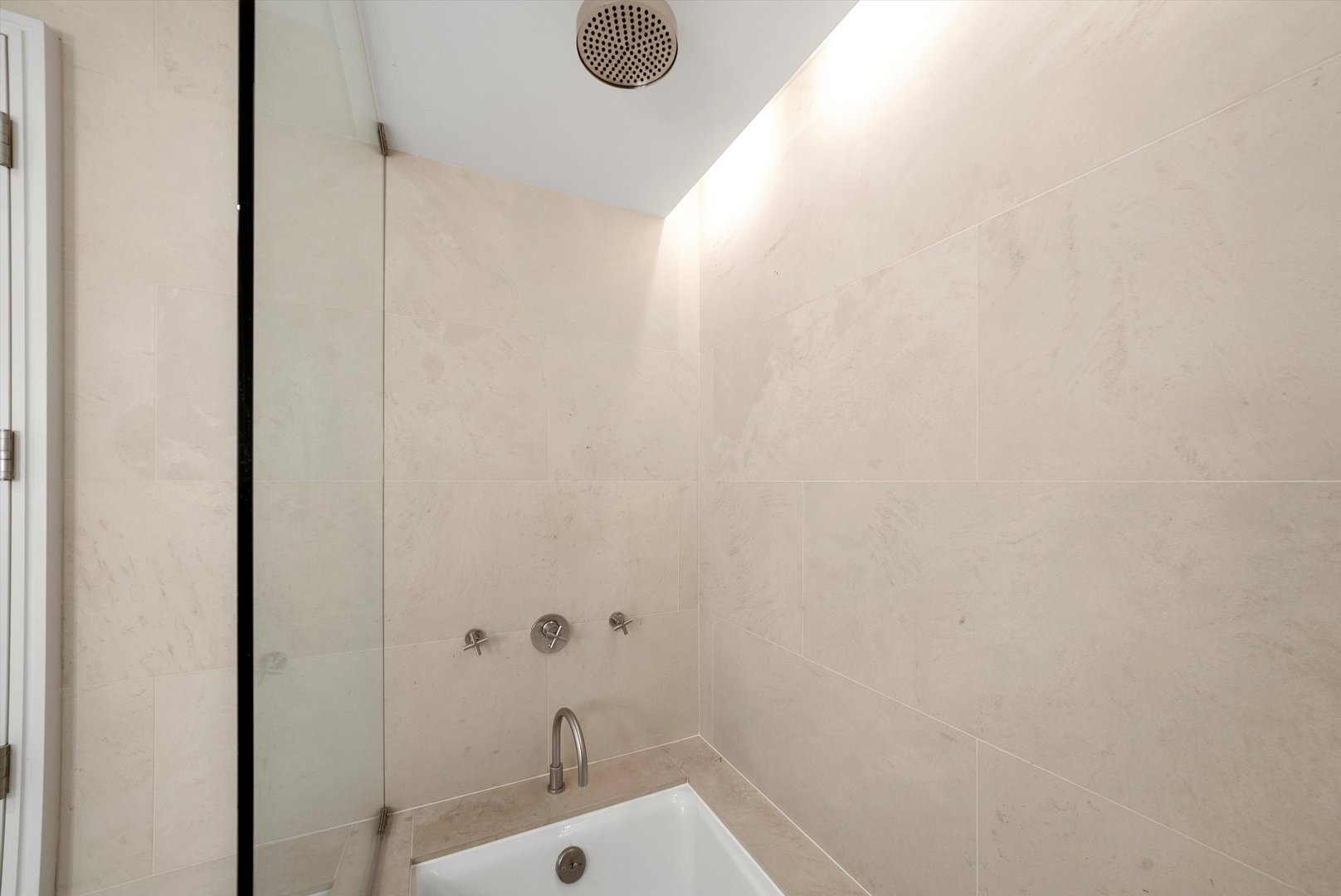159 E Walton Place Unit: 11E
