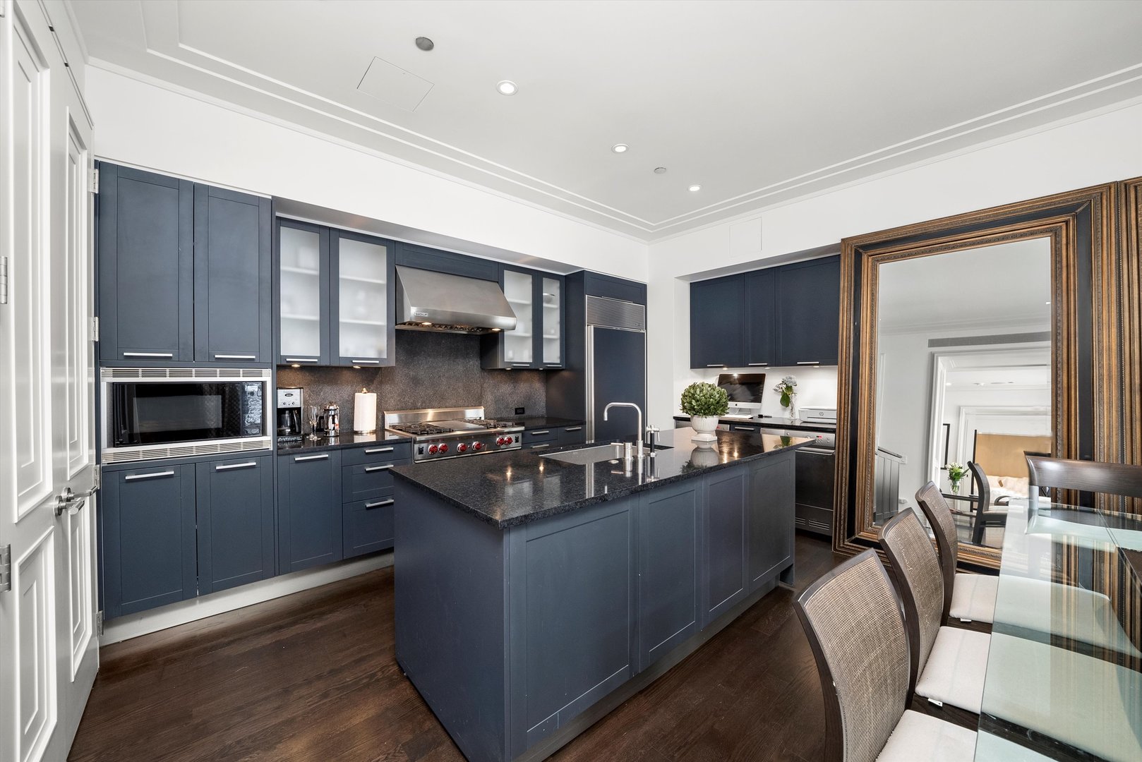 159 E Walton Place Unit: 11E