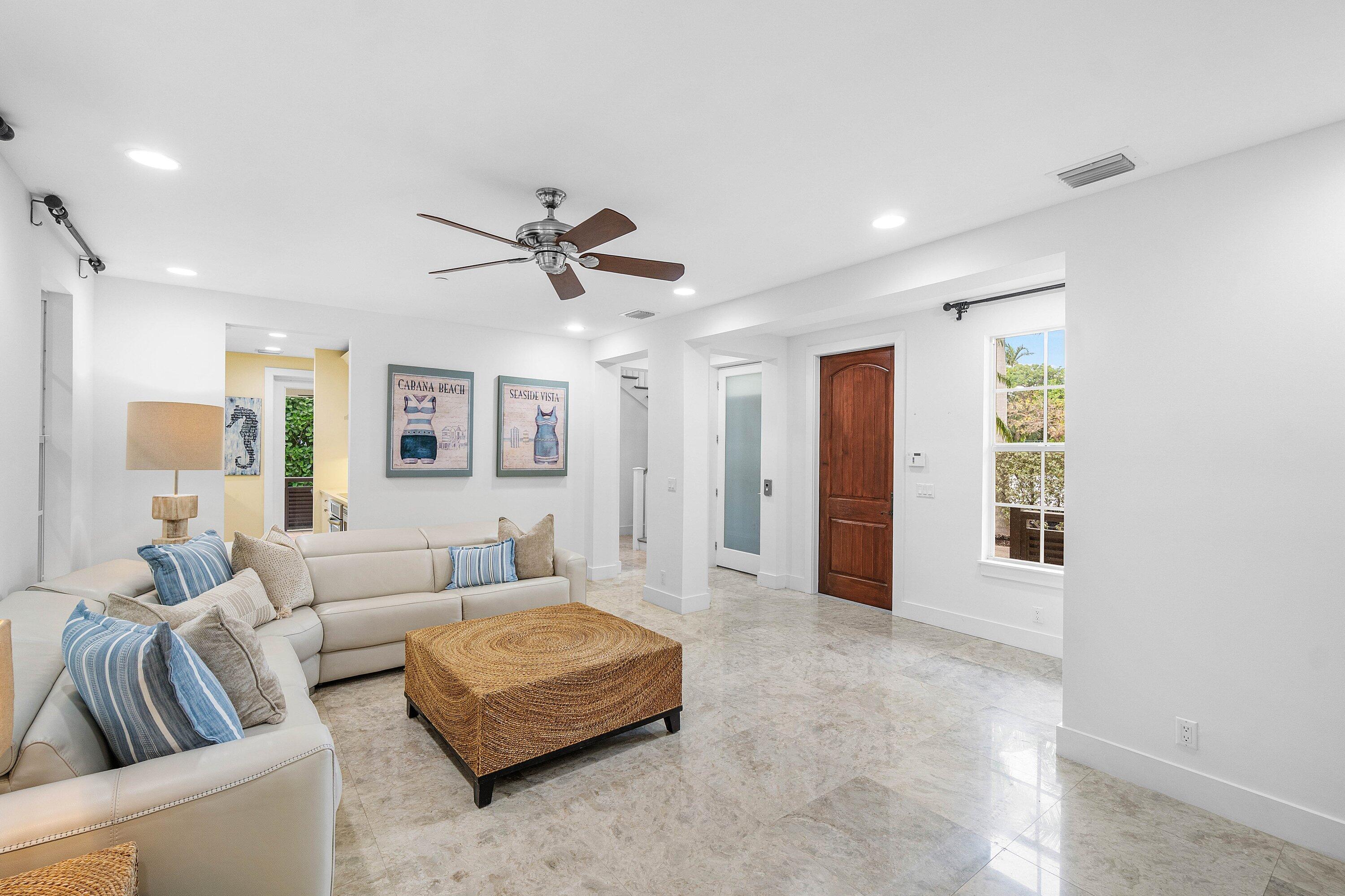 1108 Coconut Row