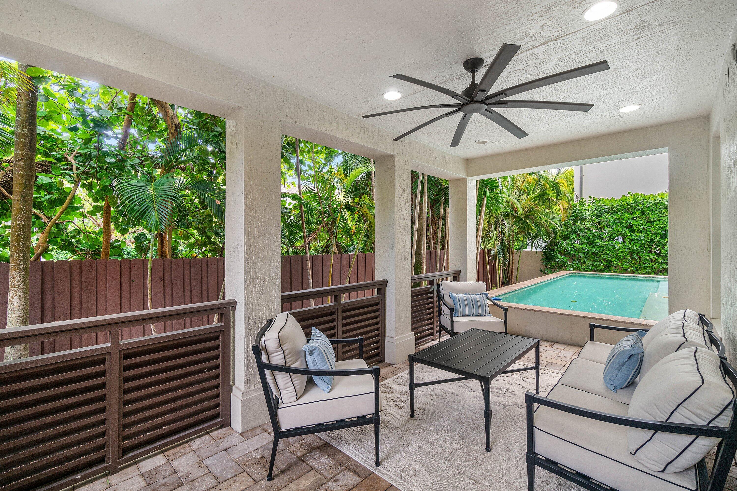 1108 Coconut Row