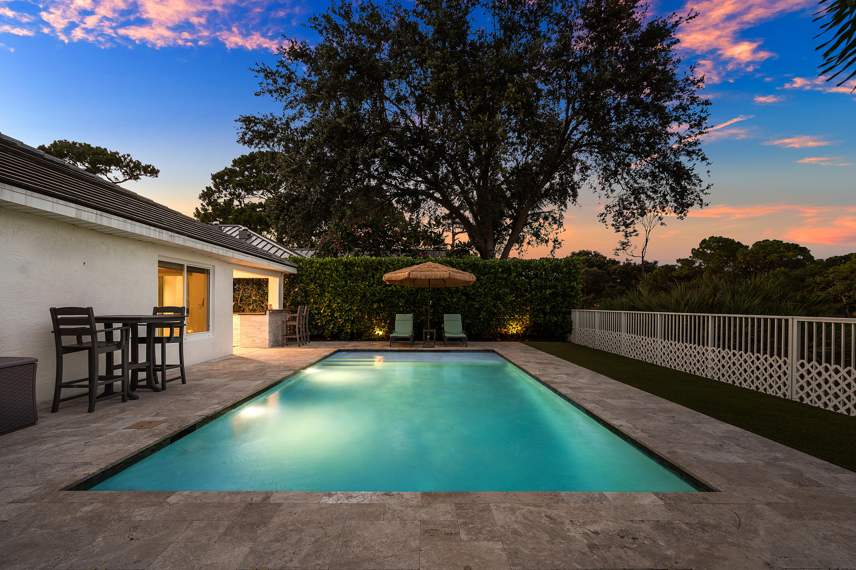 583 Canoe Point