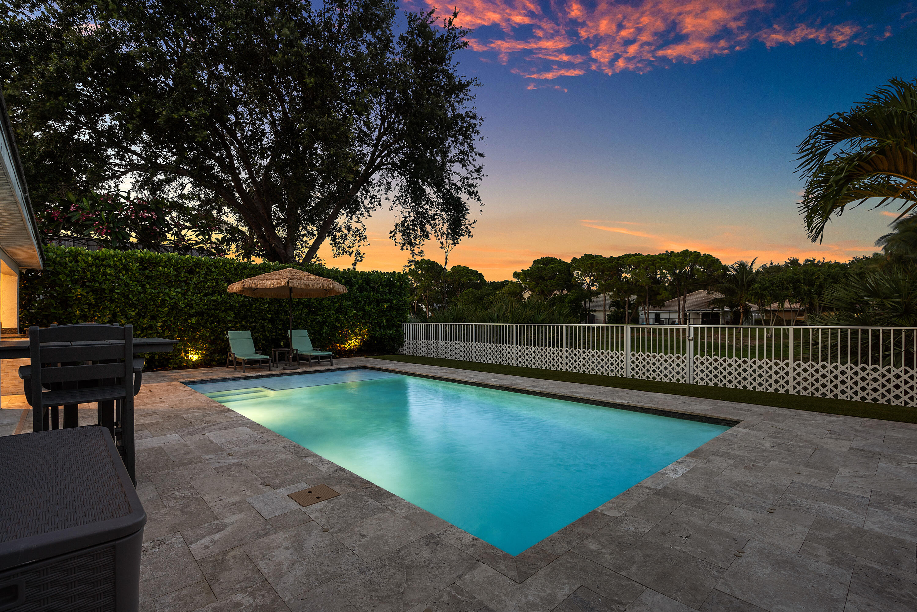 583 Canoe Point