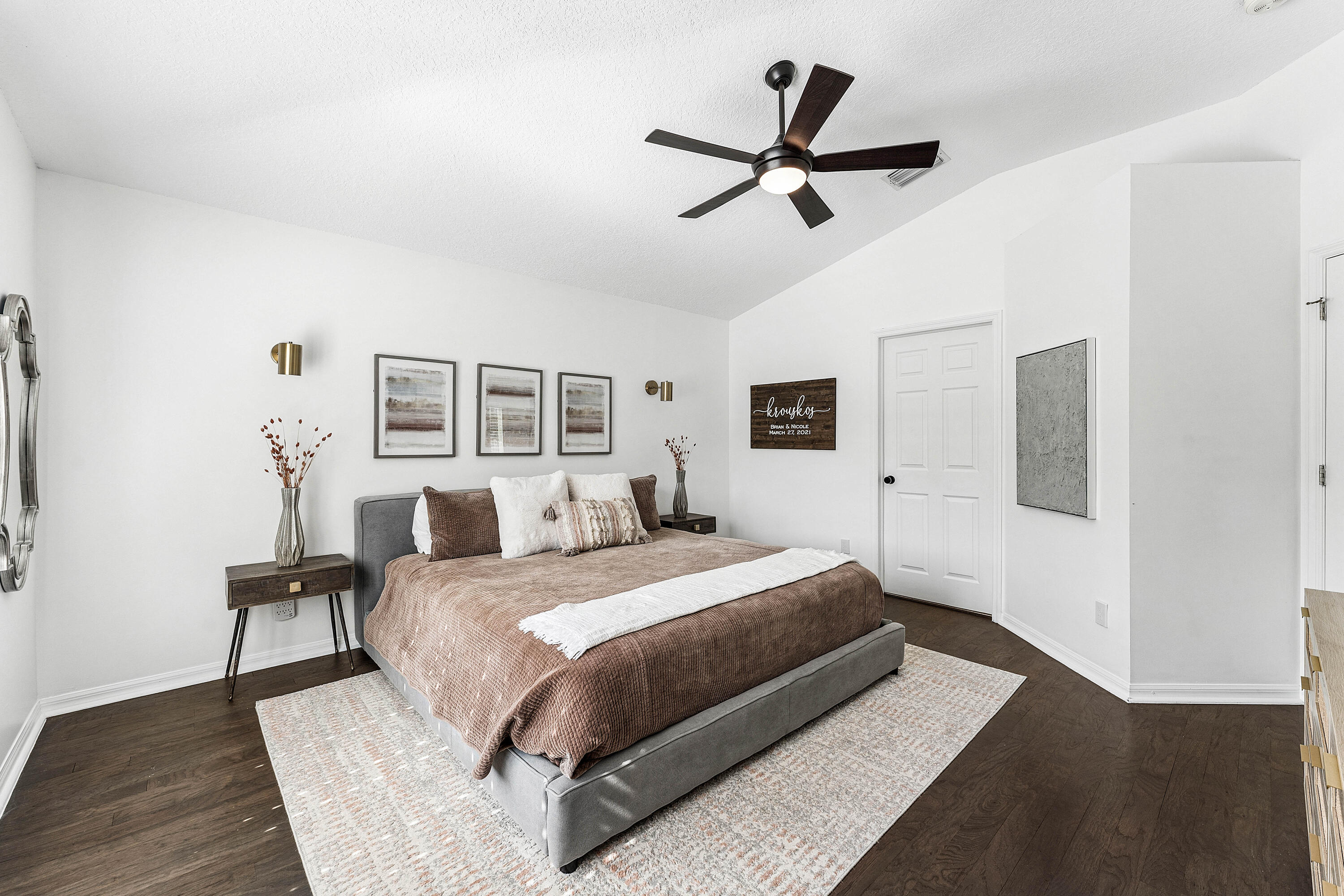 583 Canoe Point