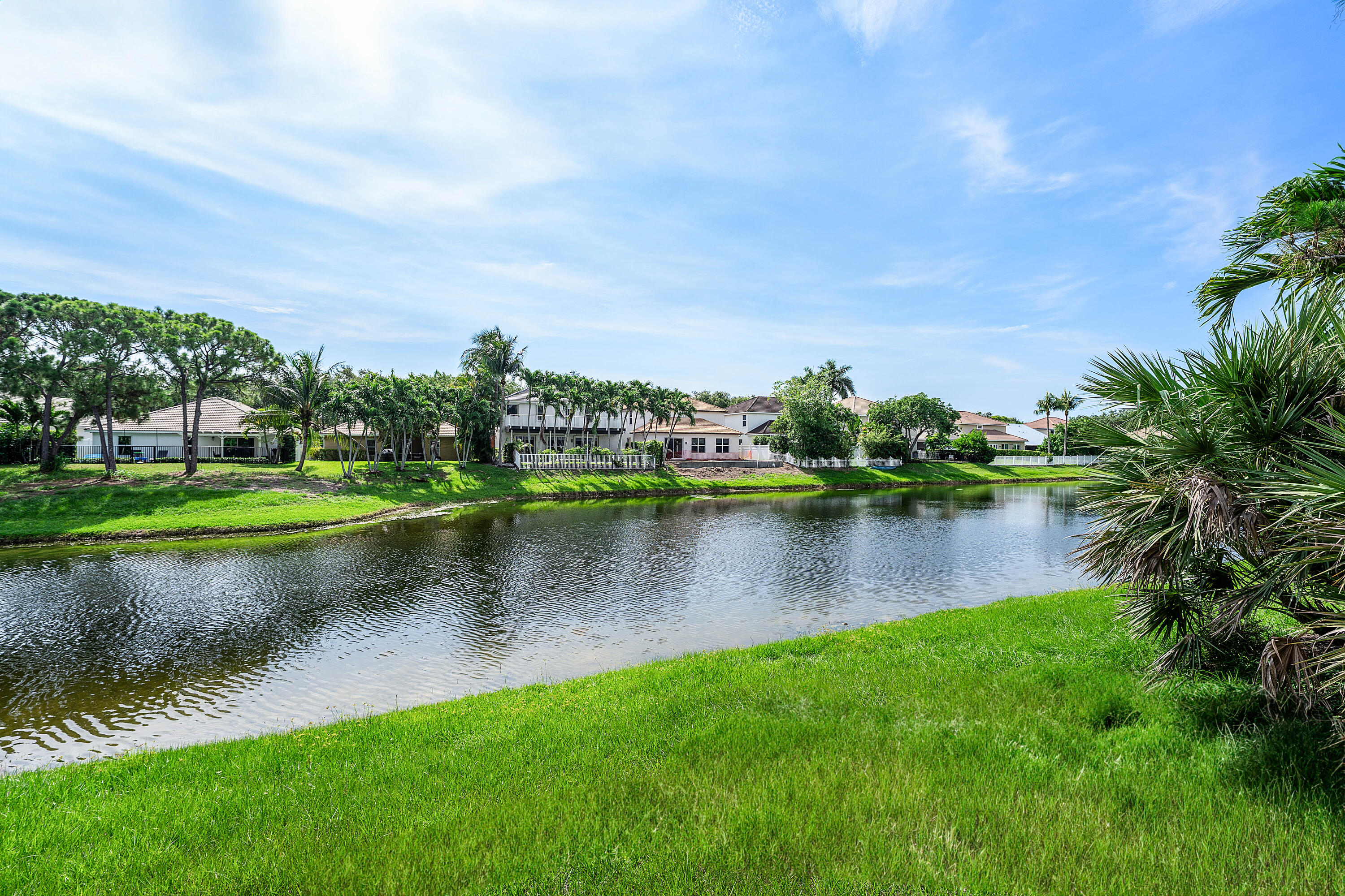 583 Canoe Point