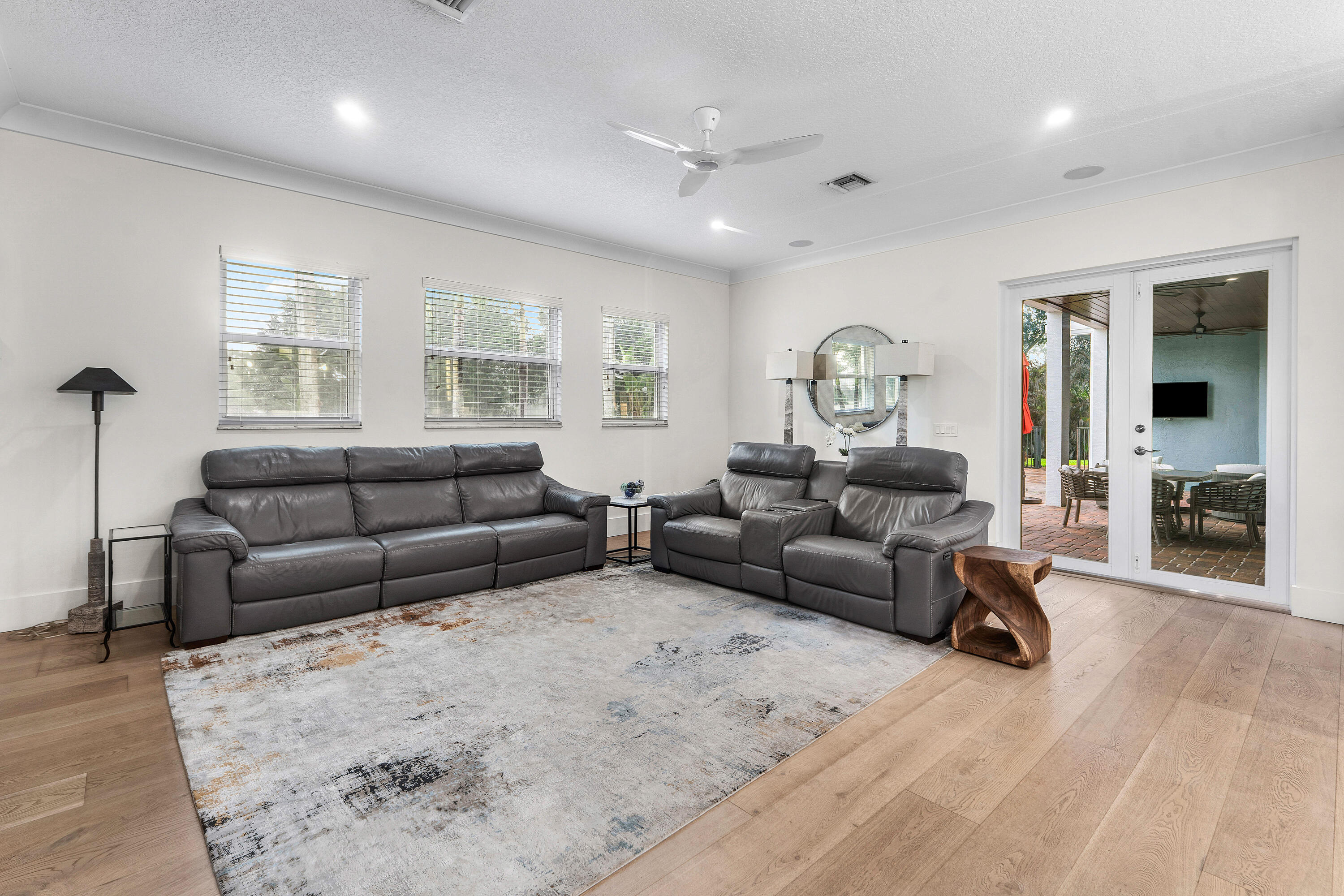 2952 SW Buena Vista Drive