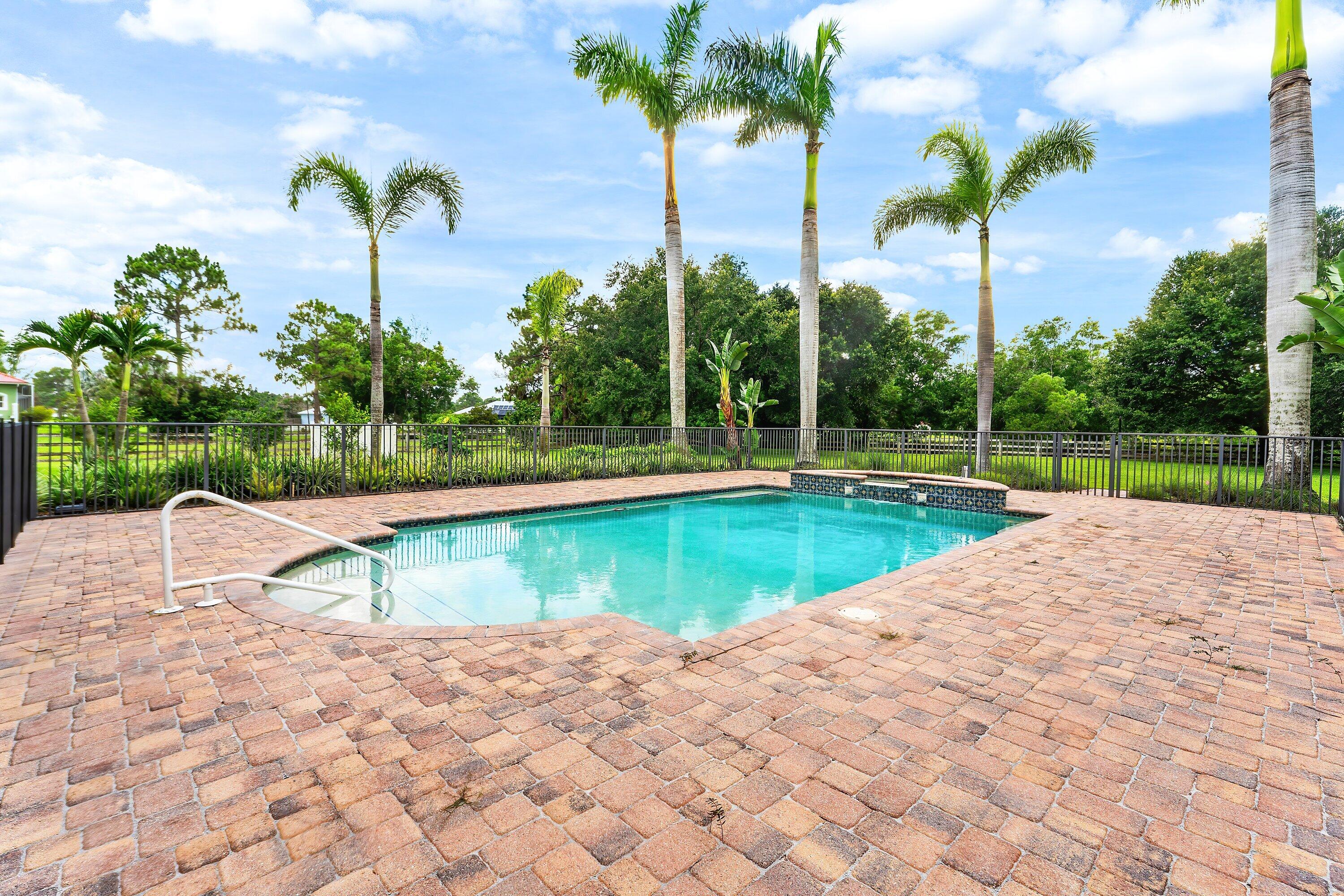 2952 SW Buena Vista Drive