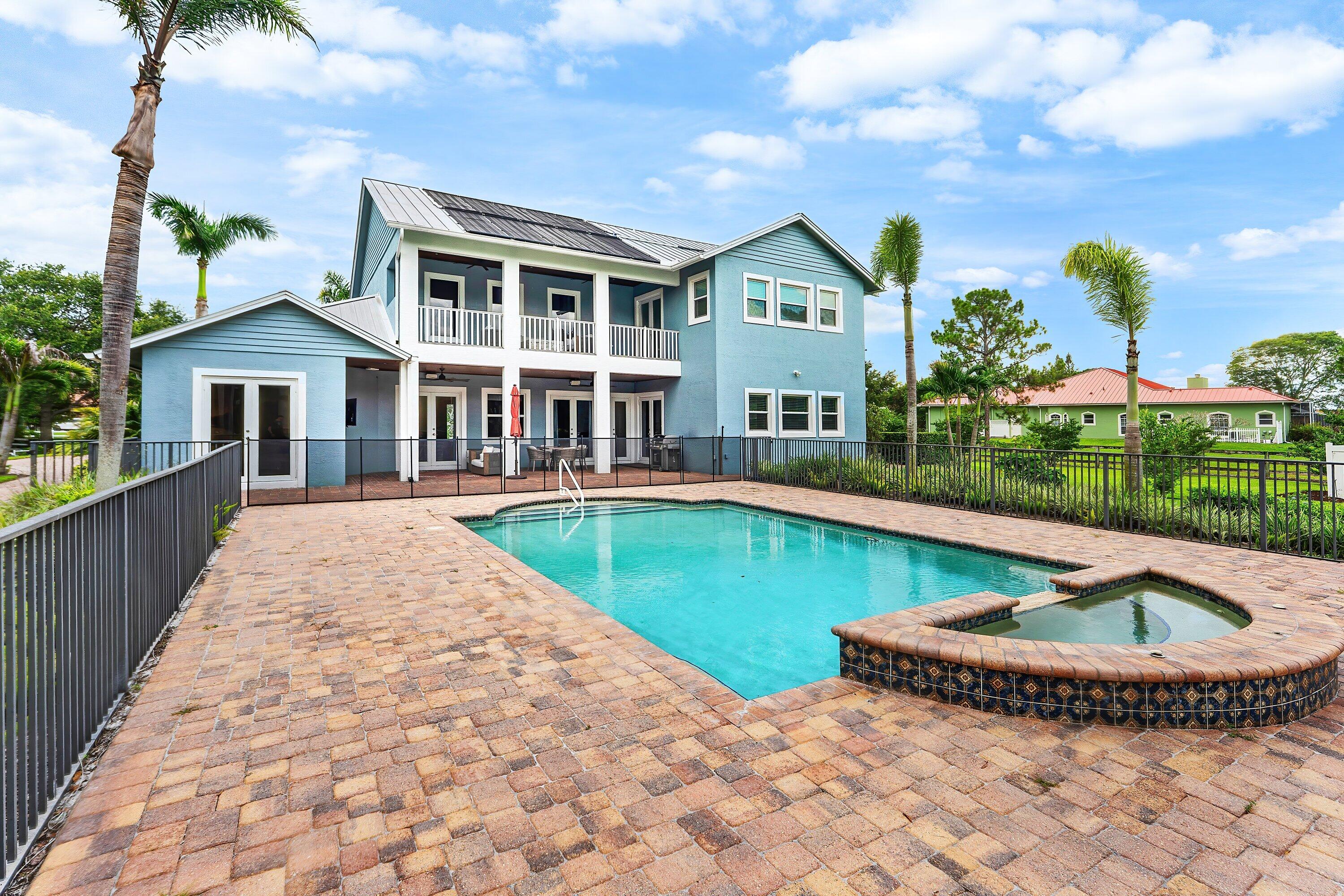 2952 SW Buena Vista Drive