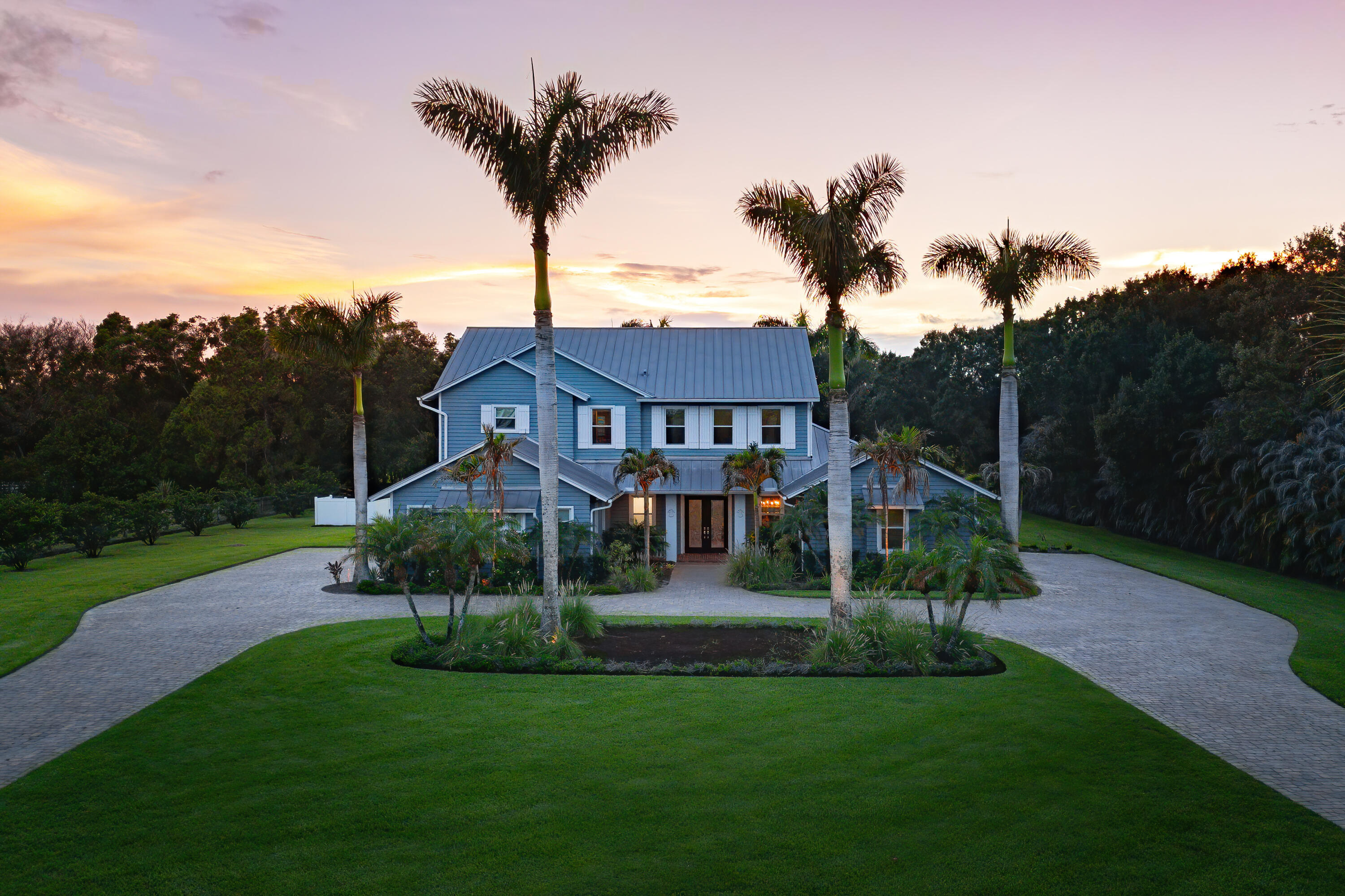 2952 SW Buena Vista Drive