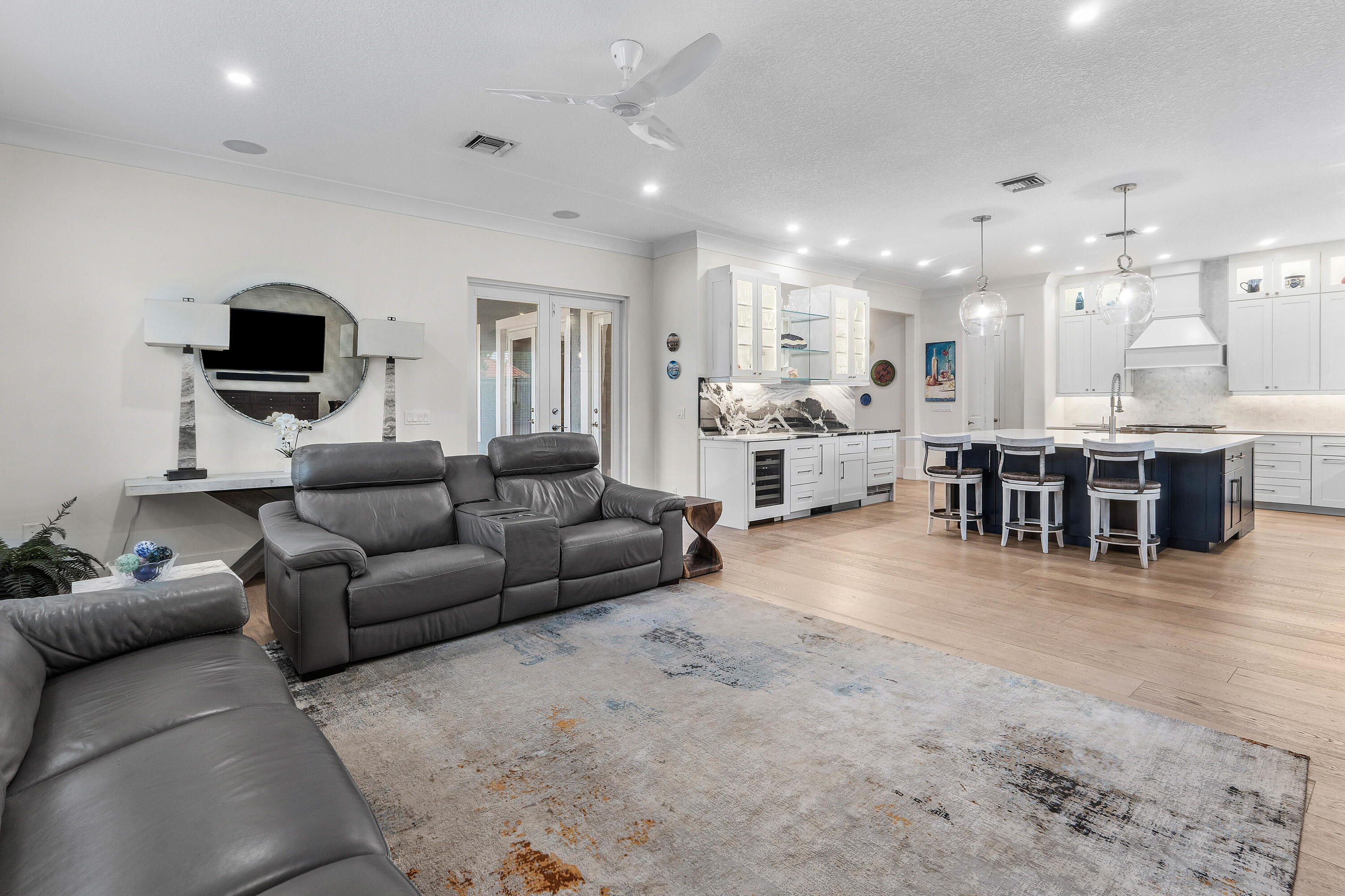 2952 SW Buena Vista Drive