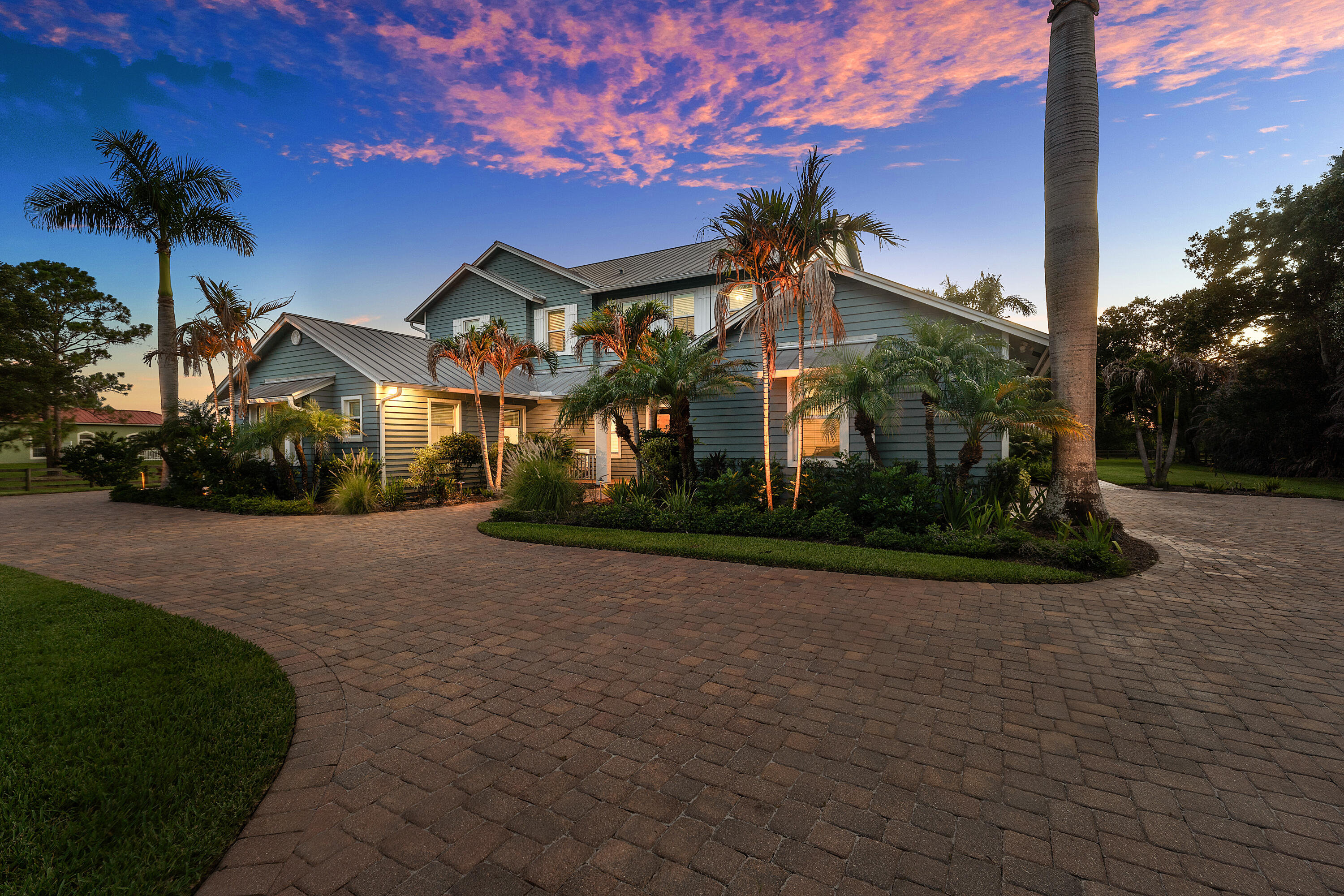 2952 SW Buena Vista Drive