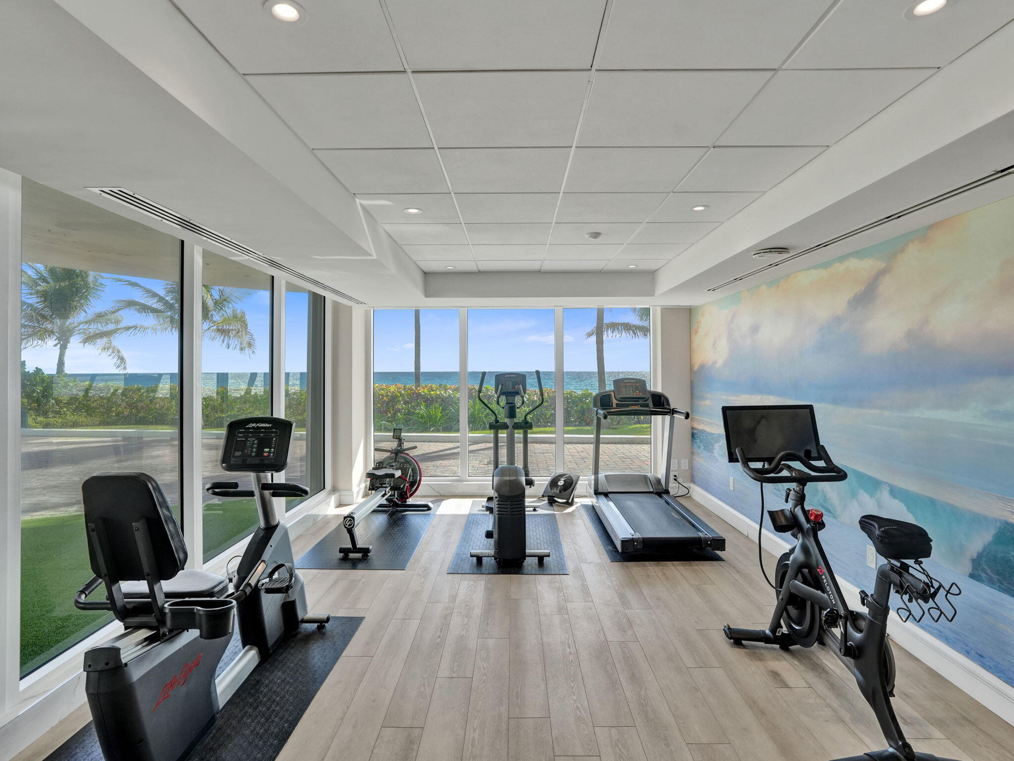 3211 S OCEAN Boulevard 402