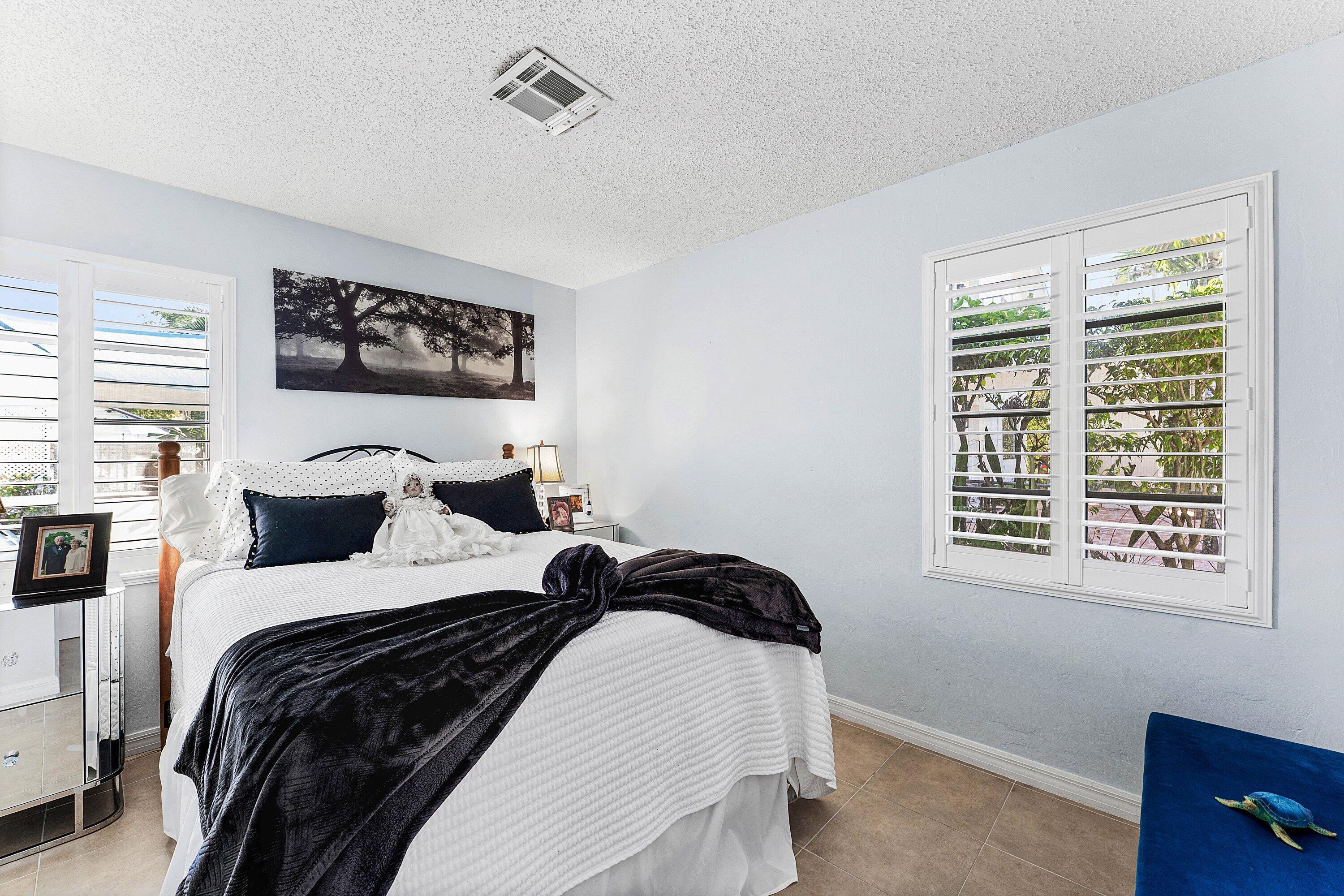320 S OCEAN BREEZE