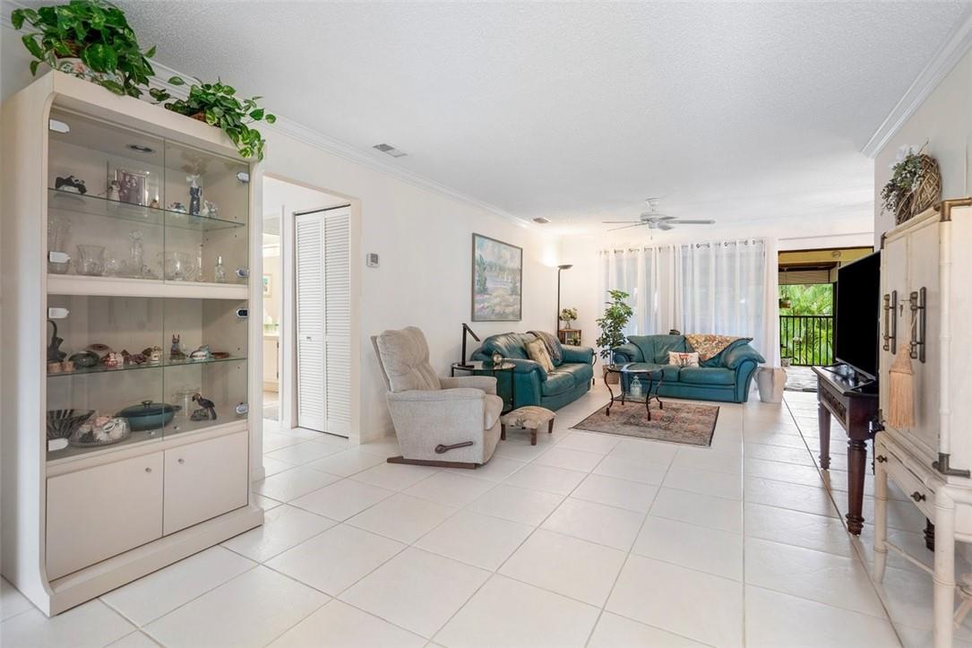 50 Pelican Pointe Dr 205