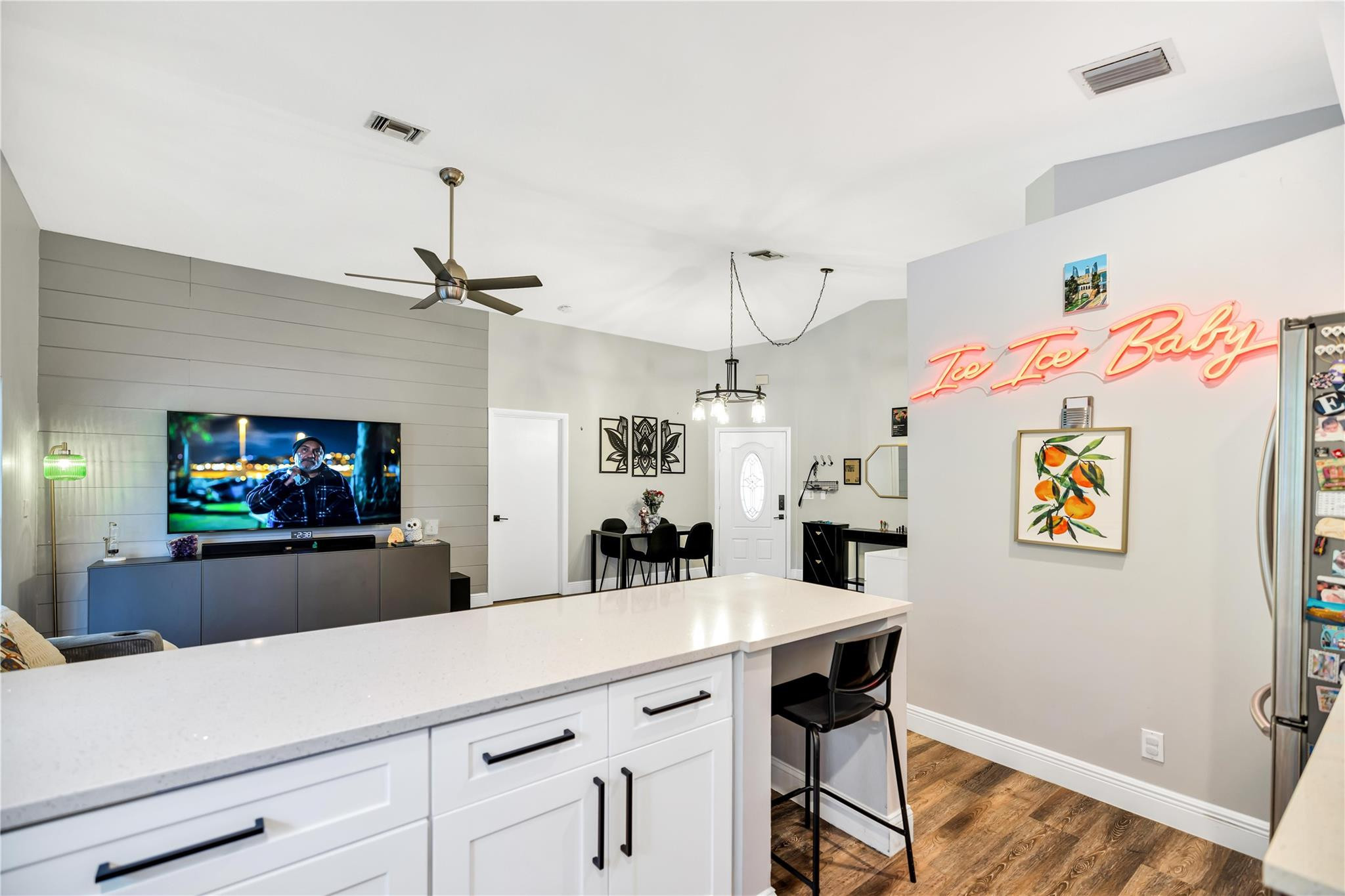 5568 American Cir