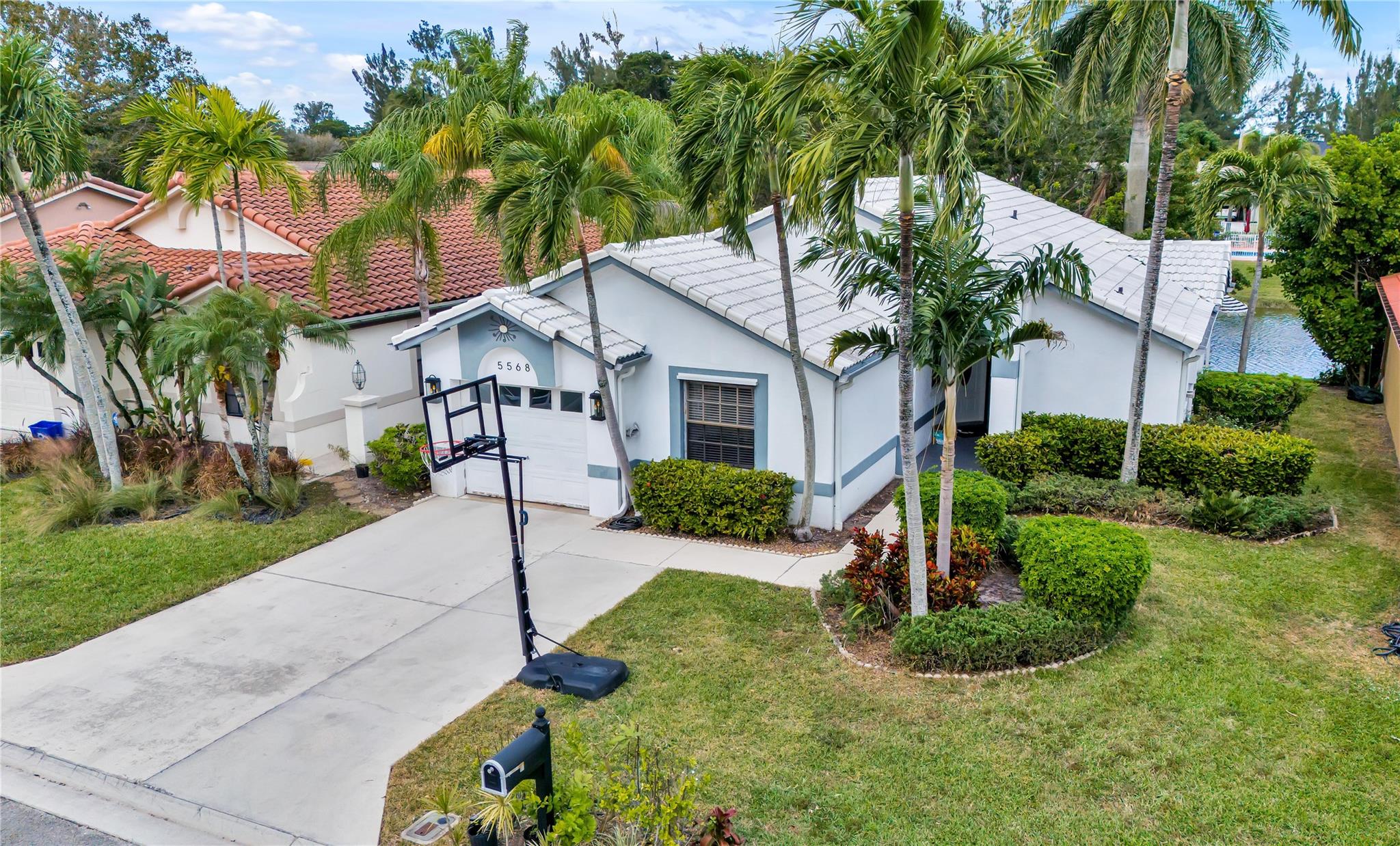 5568 American Cir