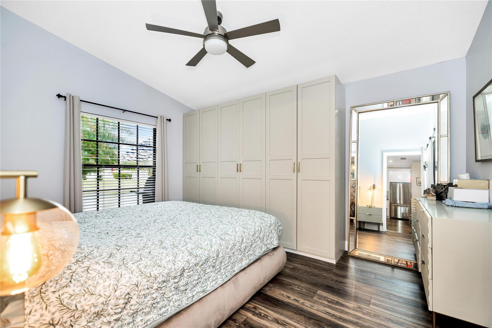 5568 American Cir