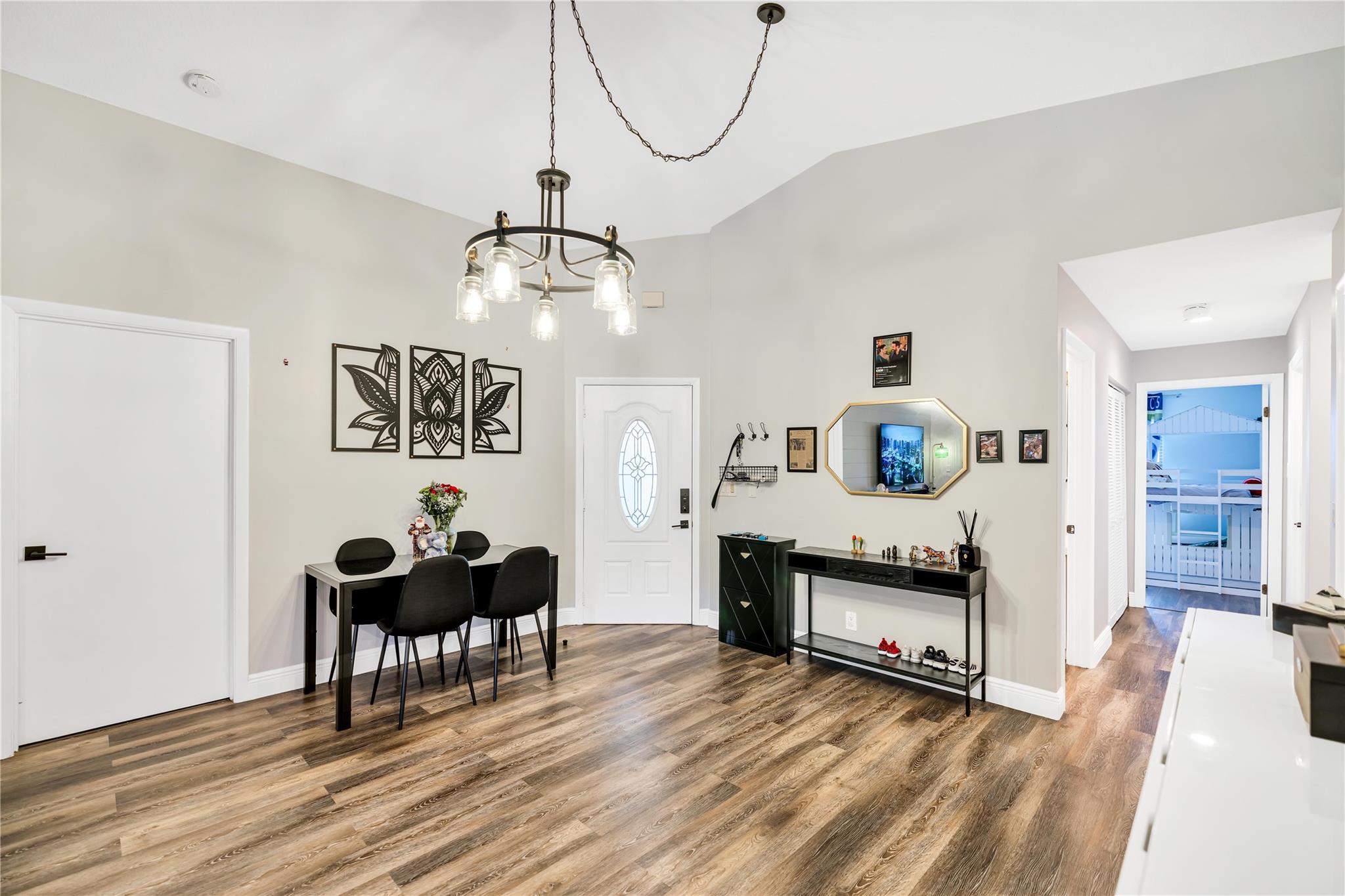 5568 American Cir