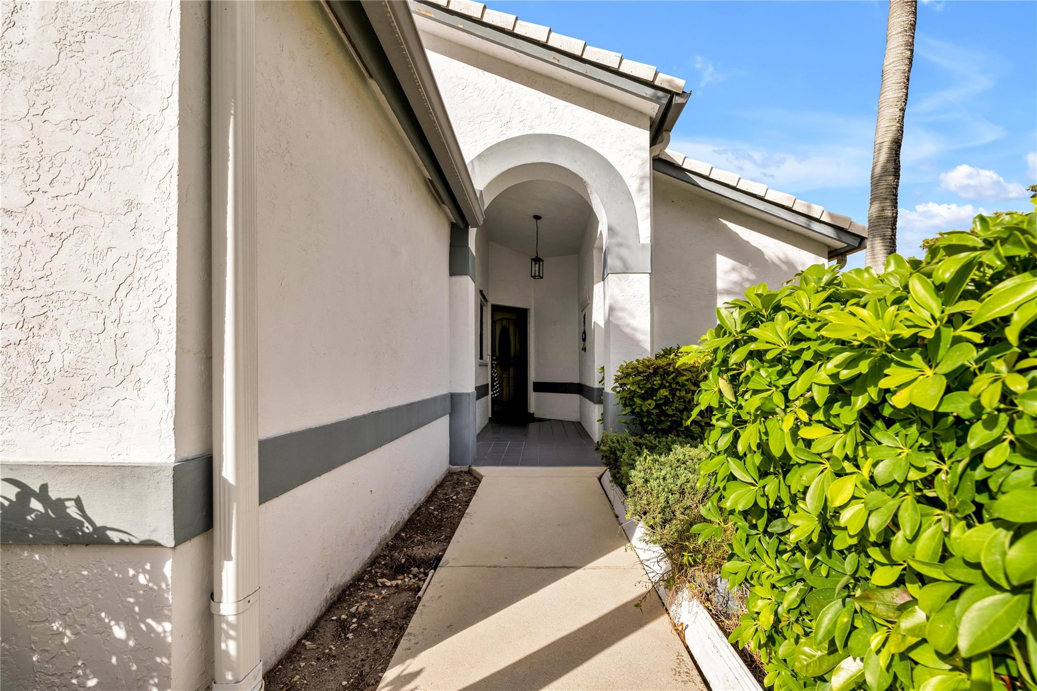 5568 American Cir