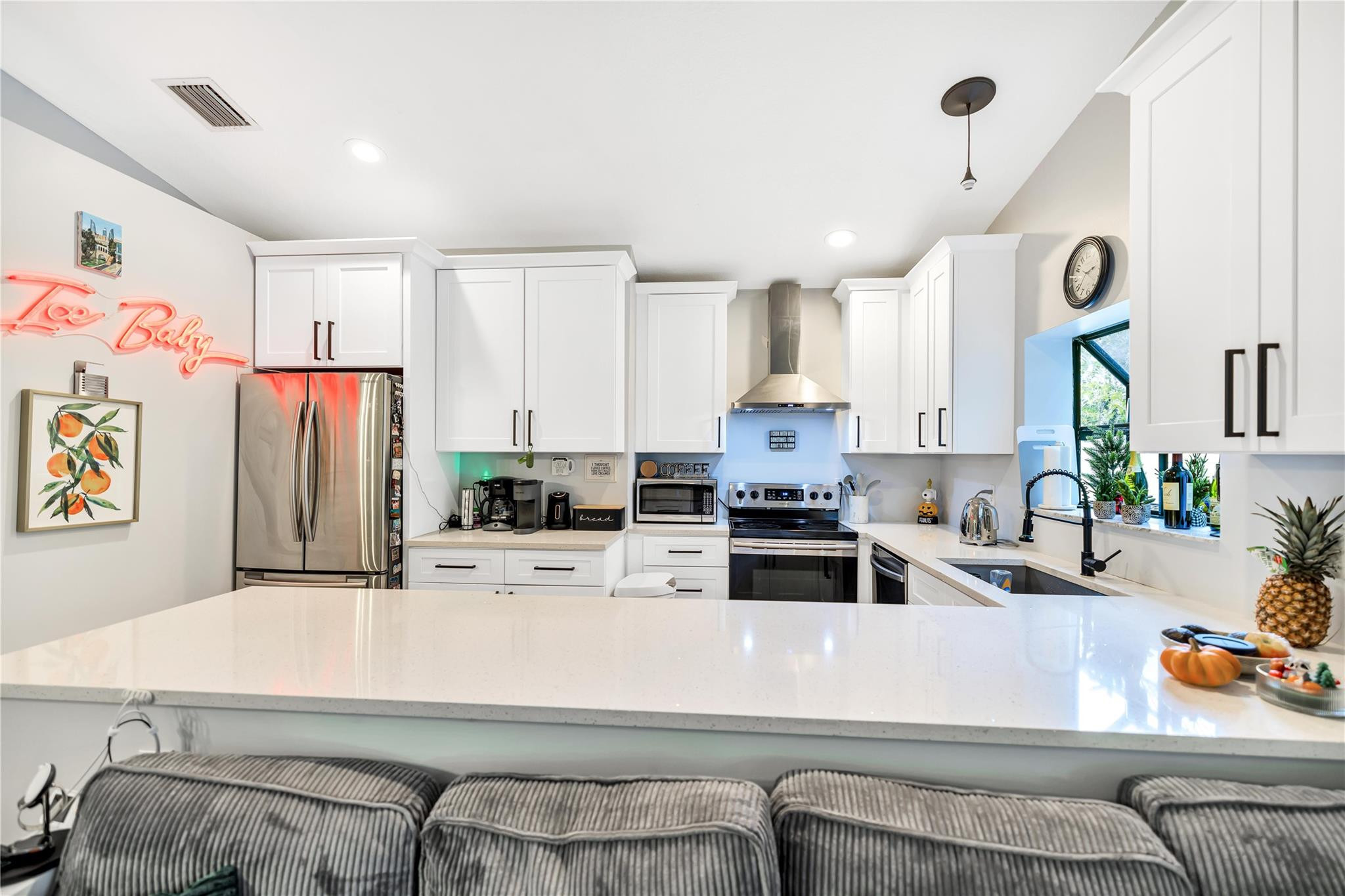 5568 American Cir