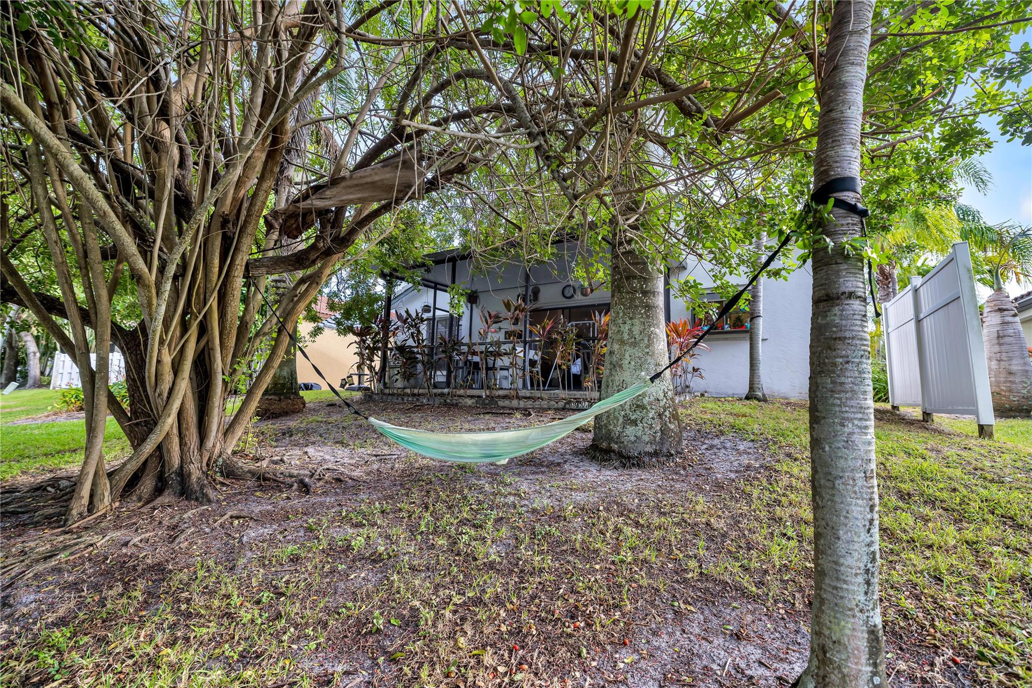 5568 American Cir