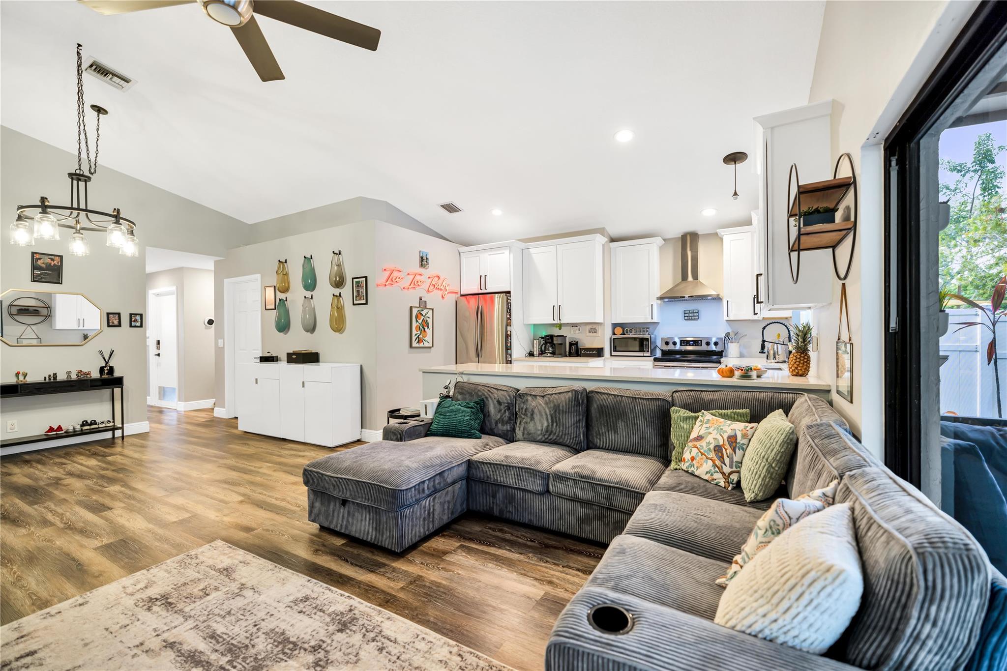 5568 American Cir