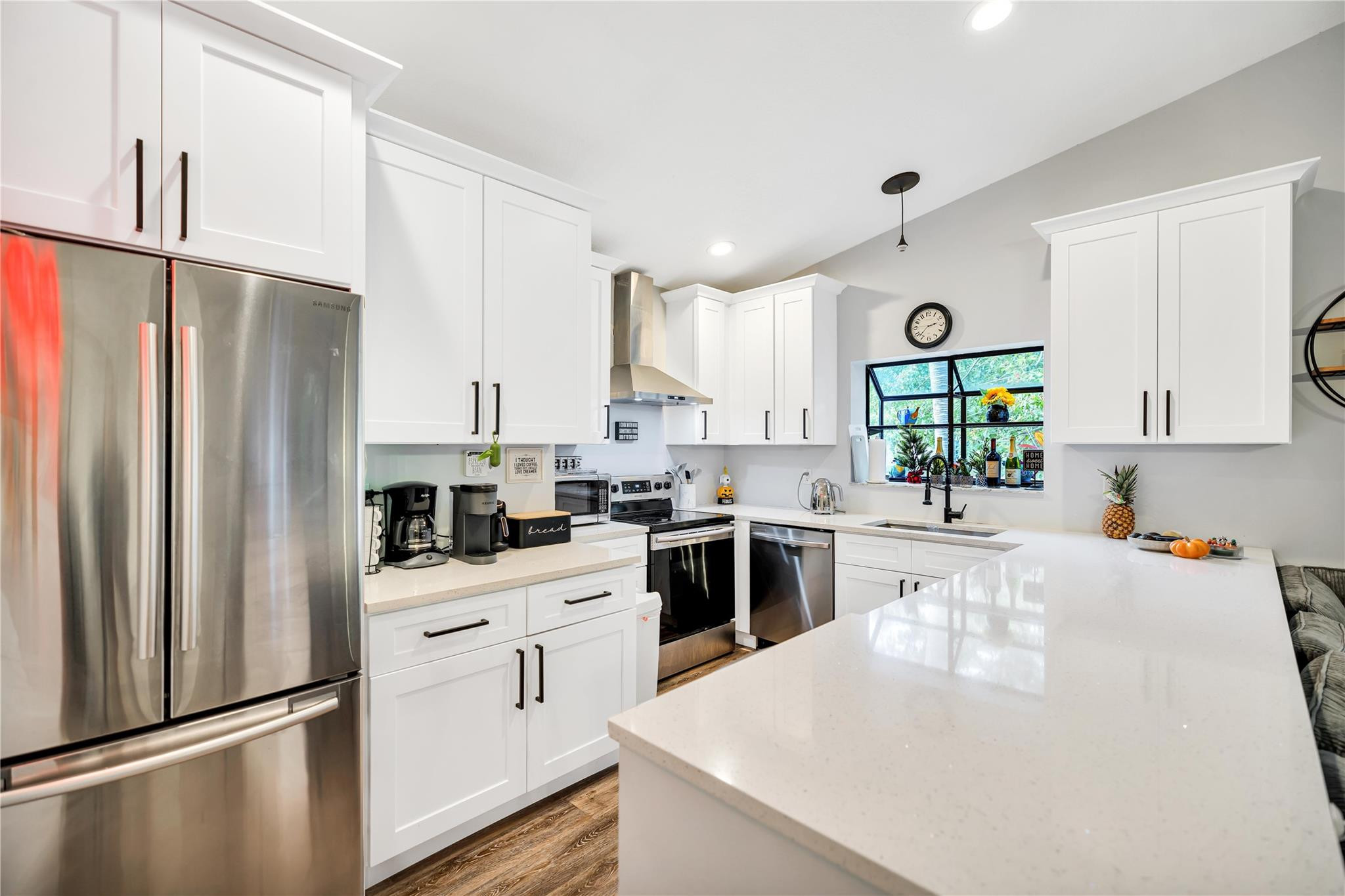 5568 American Cir