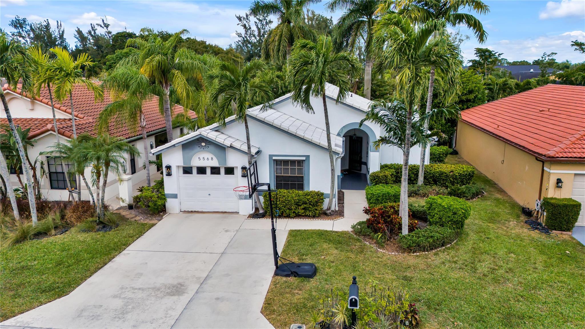 5568 American Cir