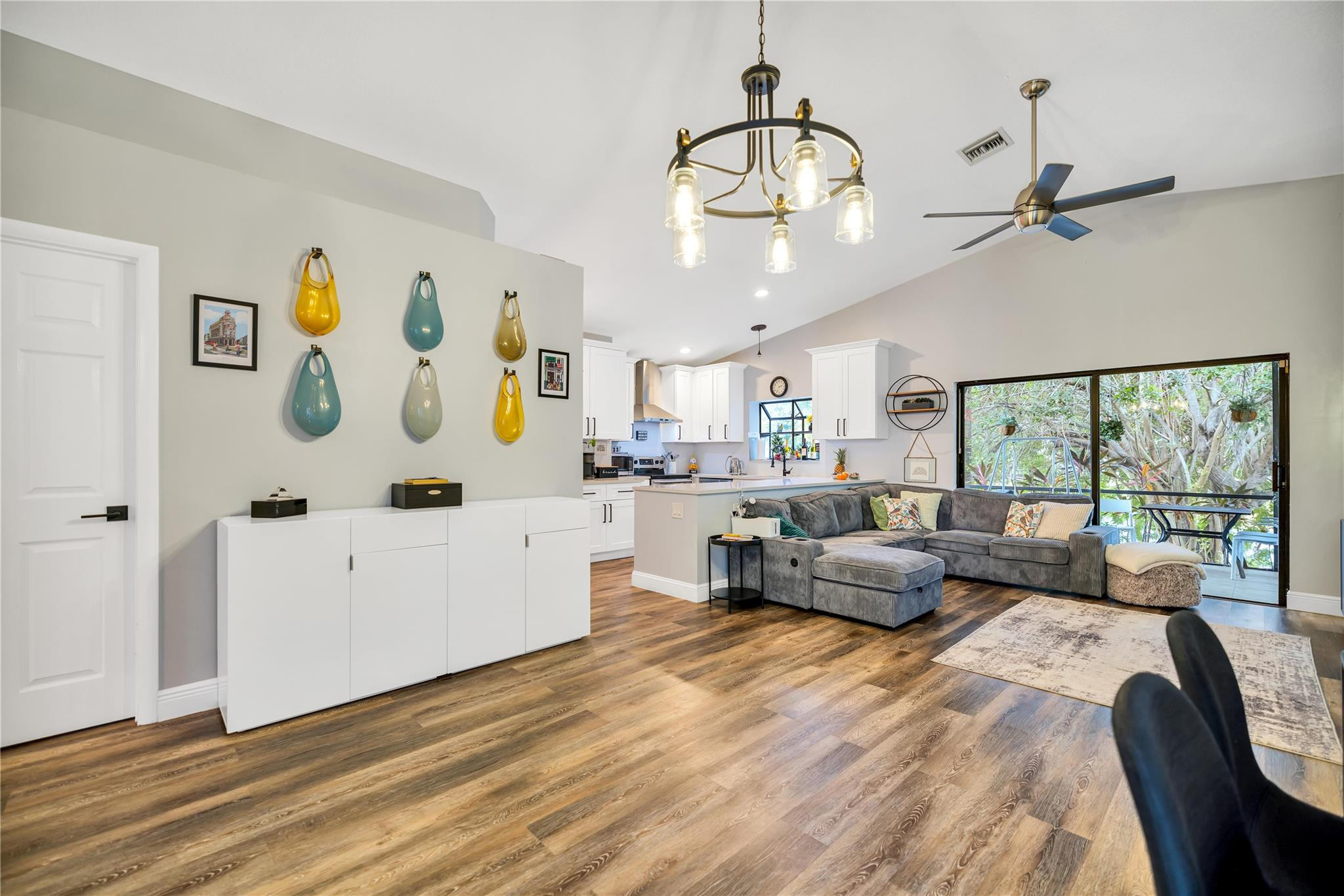 5568 American Cir