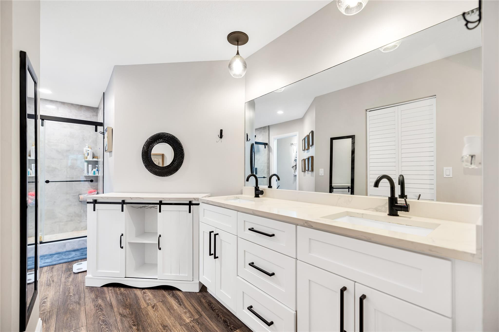 5568 American Cir