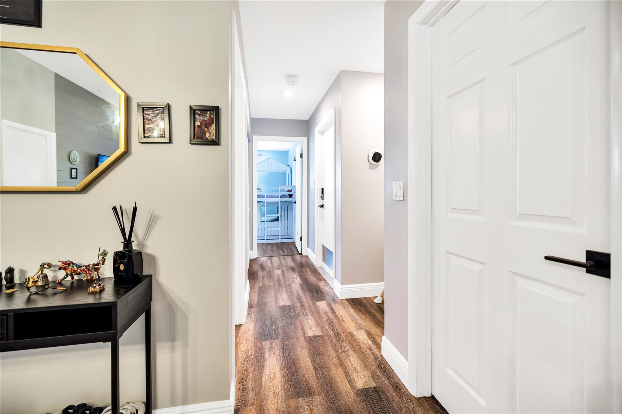 5568 American Cir