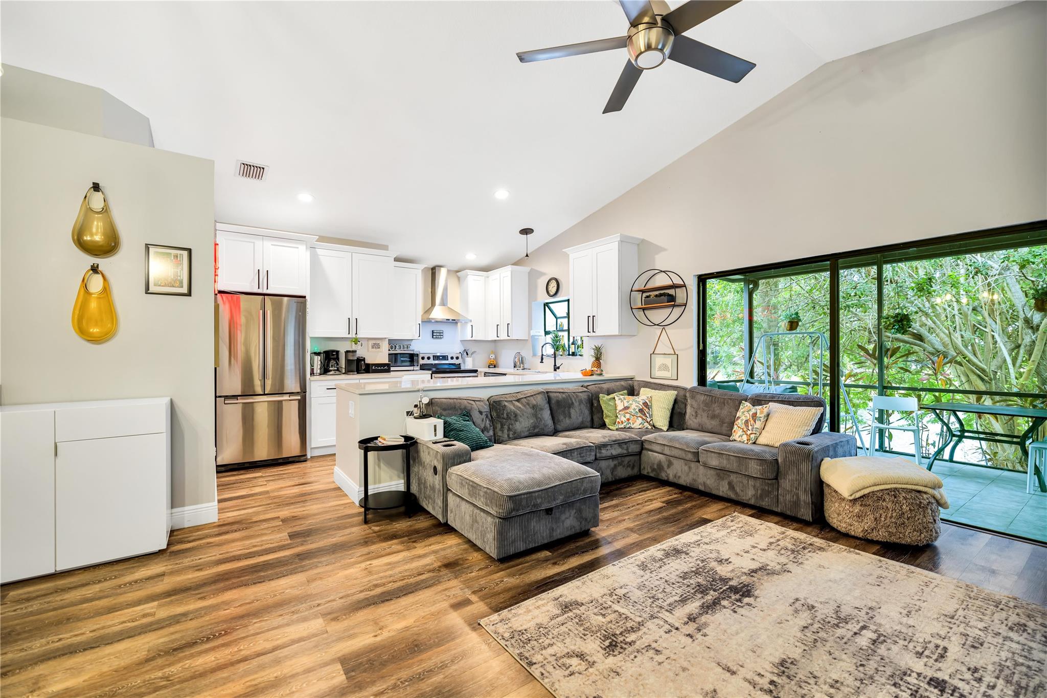 5568 American Cir
