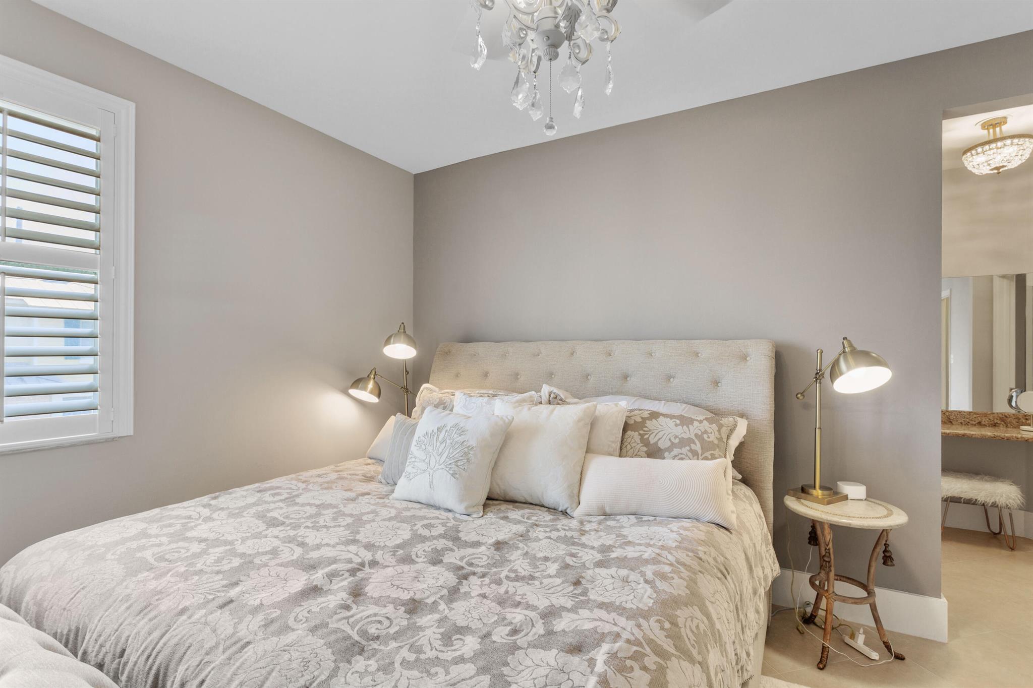 245 NE 2nd Street 5-B