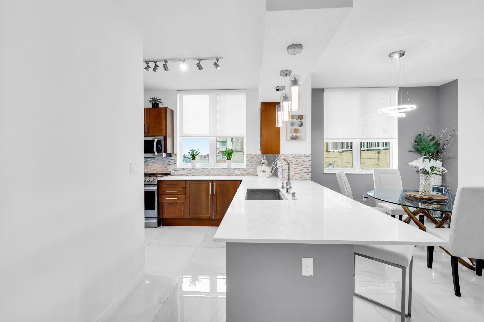 350 N Federal Highway 505