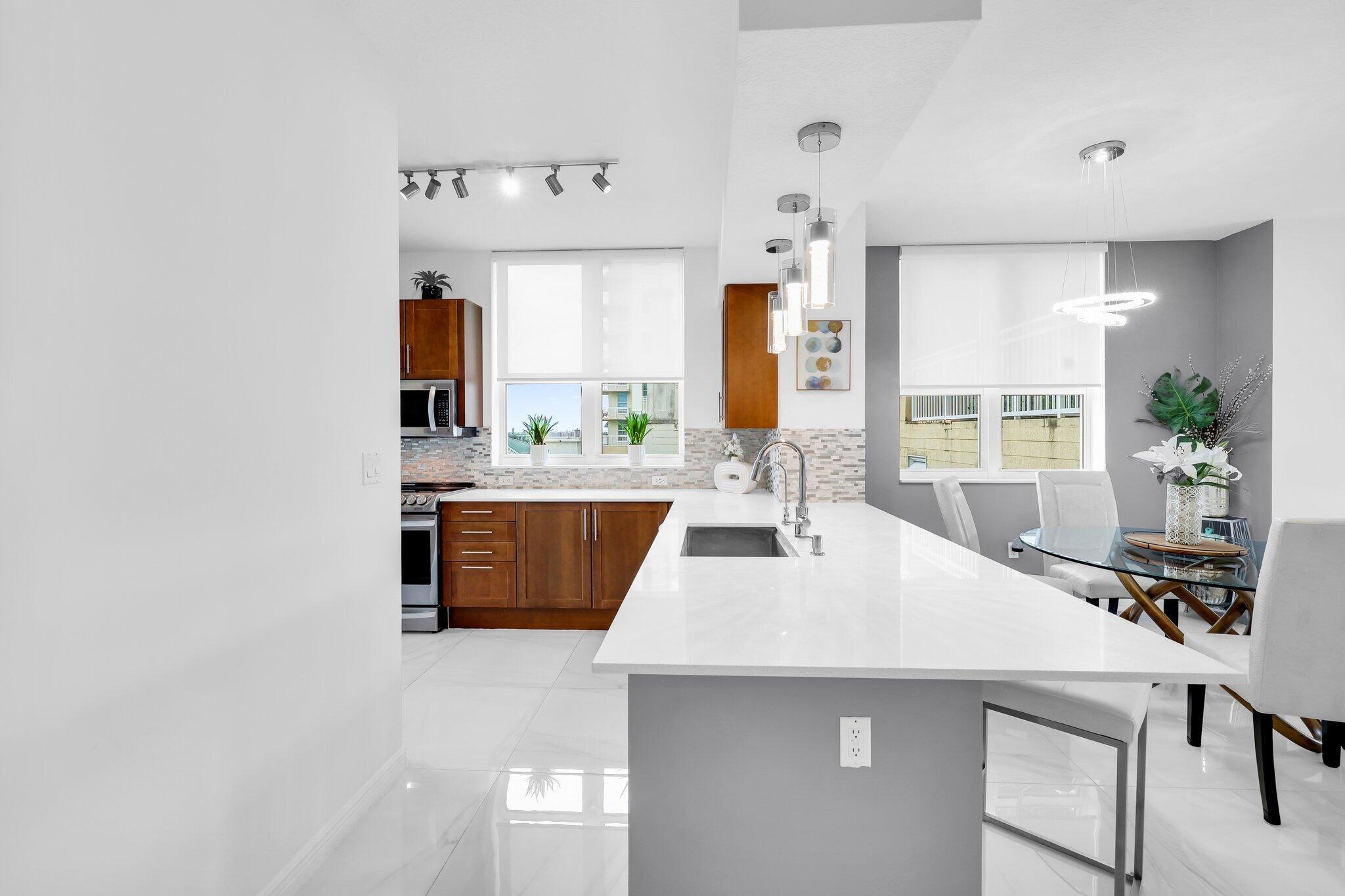 350 N Federal Highway 505