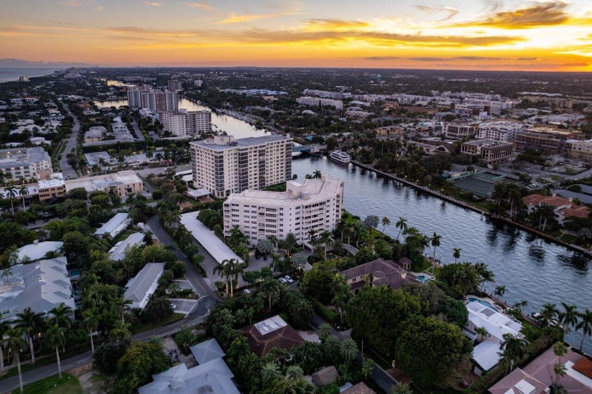 1000 Lowry Street 2b