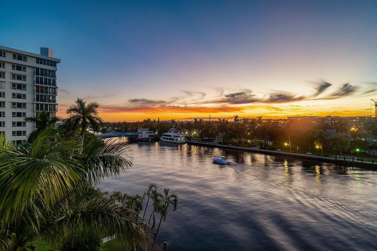 1000 Lowry Street 2b