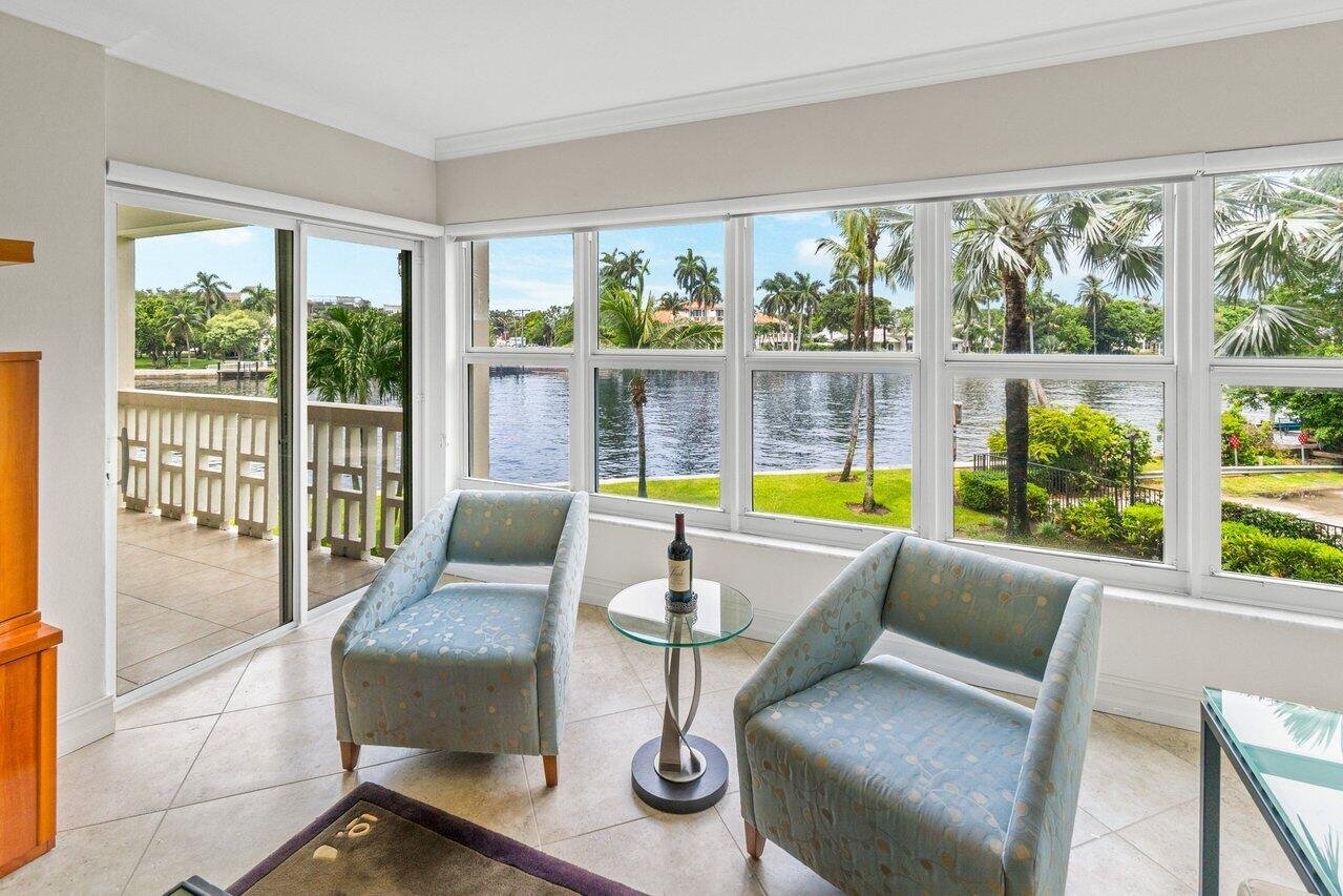 1000 Lowry Street 2b