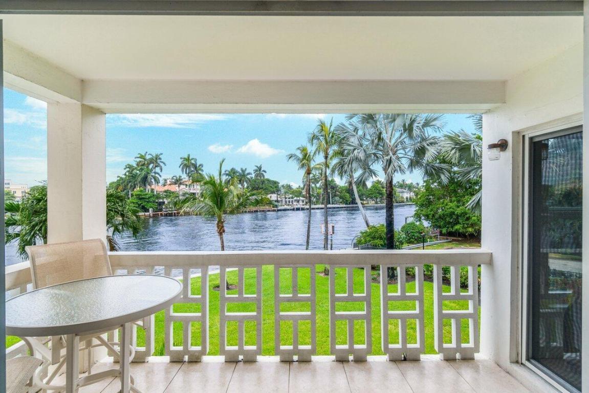 1000 Lowry Street 2b